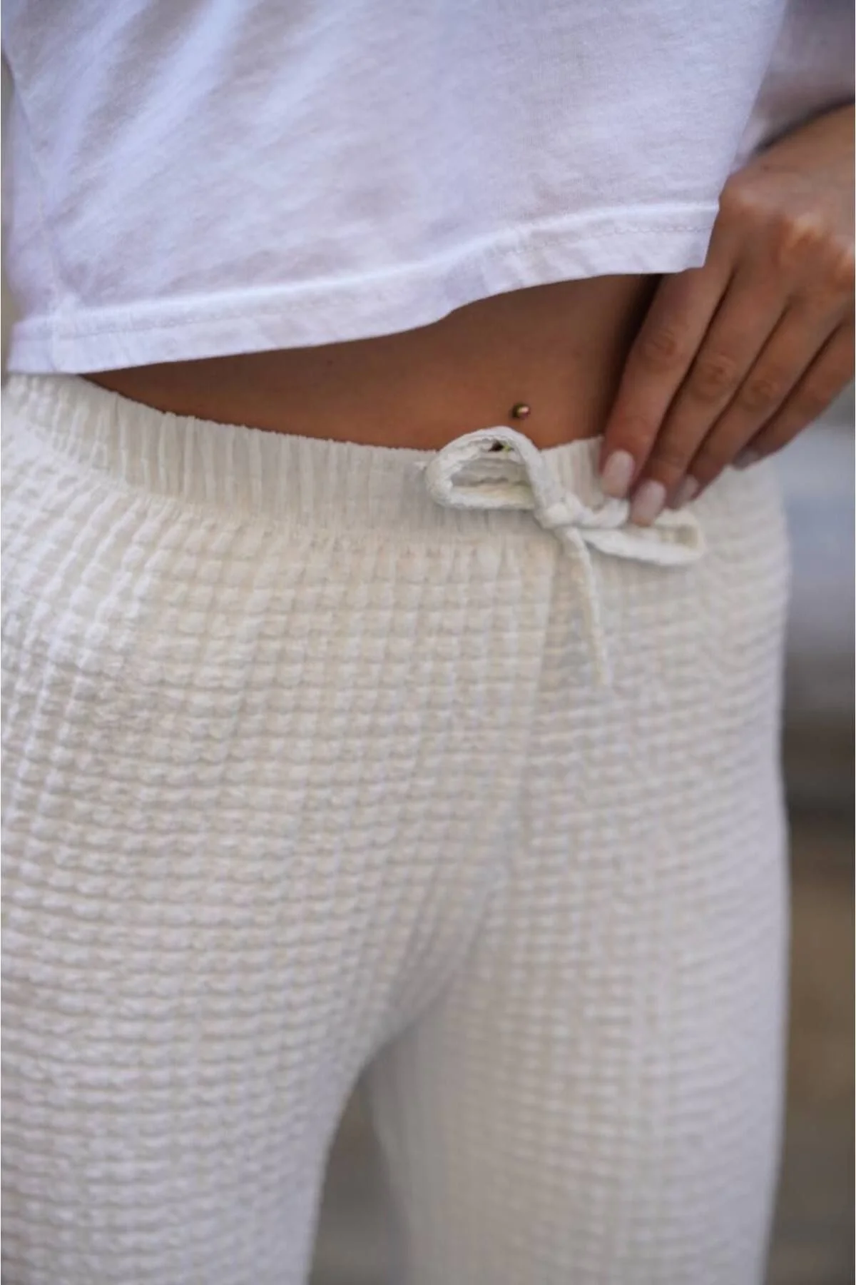 Kadın Yüksek Bel Beli Bağcıklı Cepli Gofre Kumaş Palazzo Pantolon - Beyaz