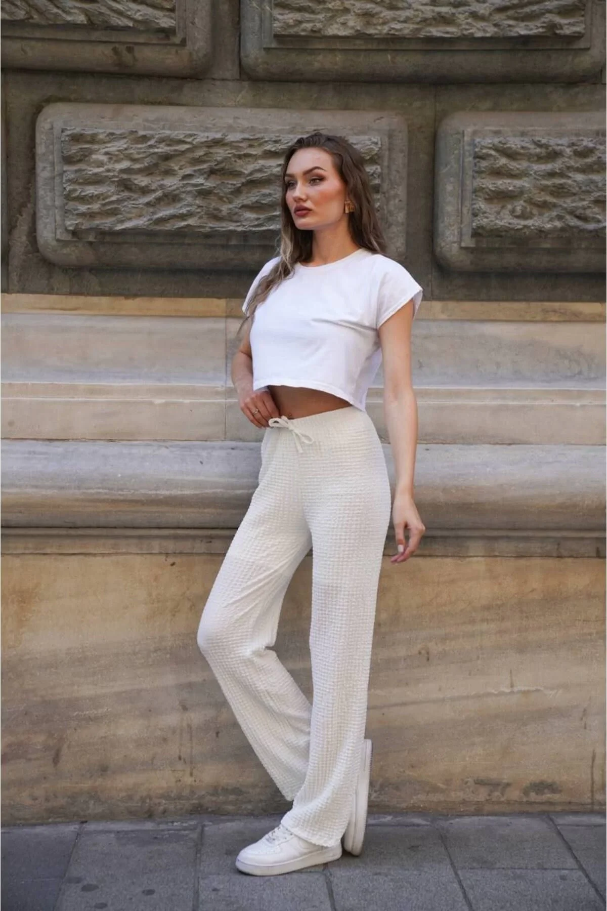 Kadın Yüksek Bel Beli Bağcıklı Cepli Gofre Kumaş Palazzo Pantolon - Beyaz