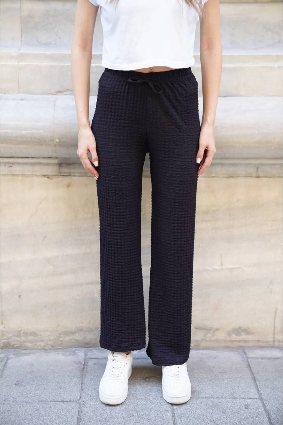 Kadın Yüksek Bel Beli Bağcıklı Cepli Gofre Kumaş Palazzo Pantolon - Siyah