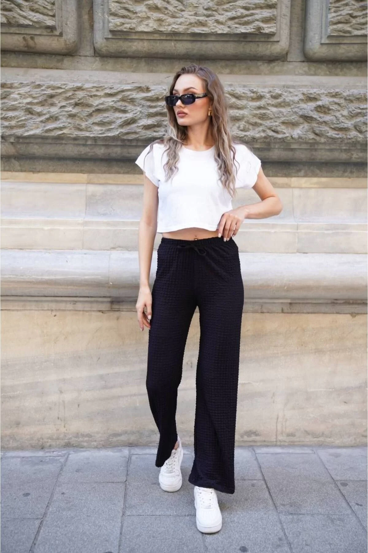 Kadın Yüksek Bel Beli Bağcıklı Cepli Gofre Kumaş Palazzo Pantolon - Siyah