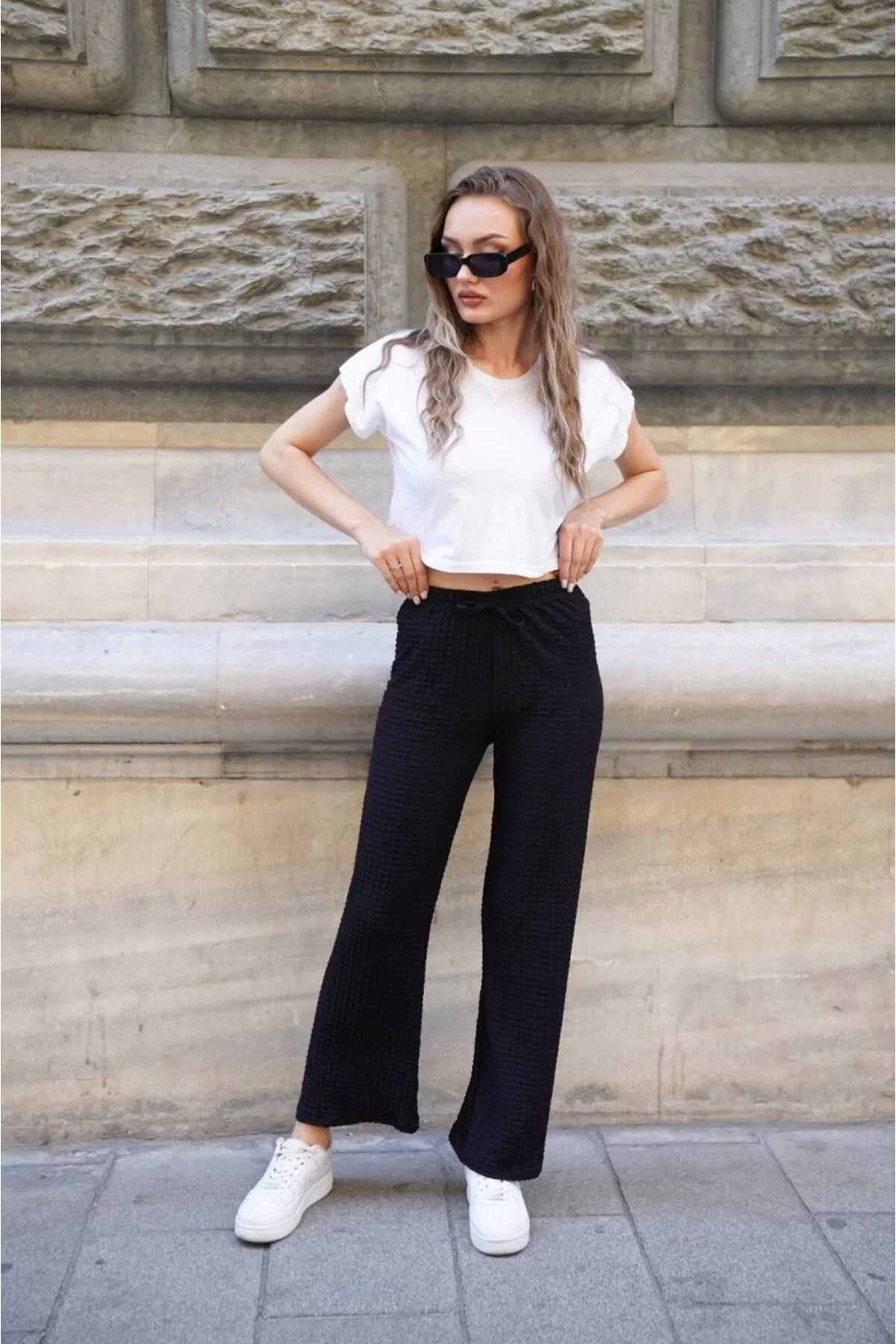 Kadın Yüksek Bel Beli Bağcıklı Cepli Gofre Kumaş Palazzo Pantolon - Siyah