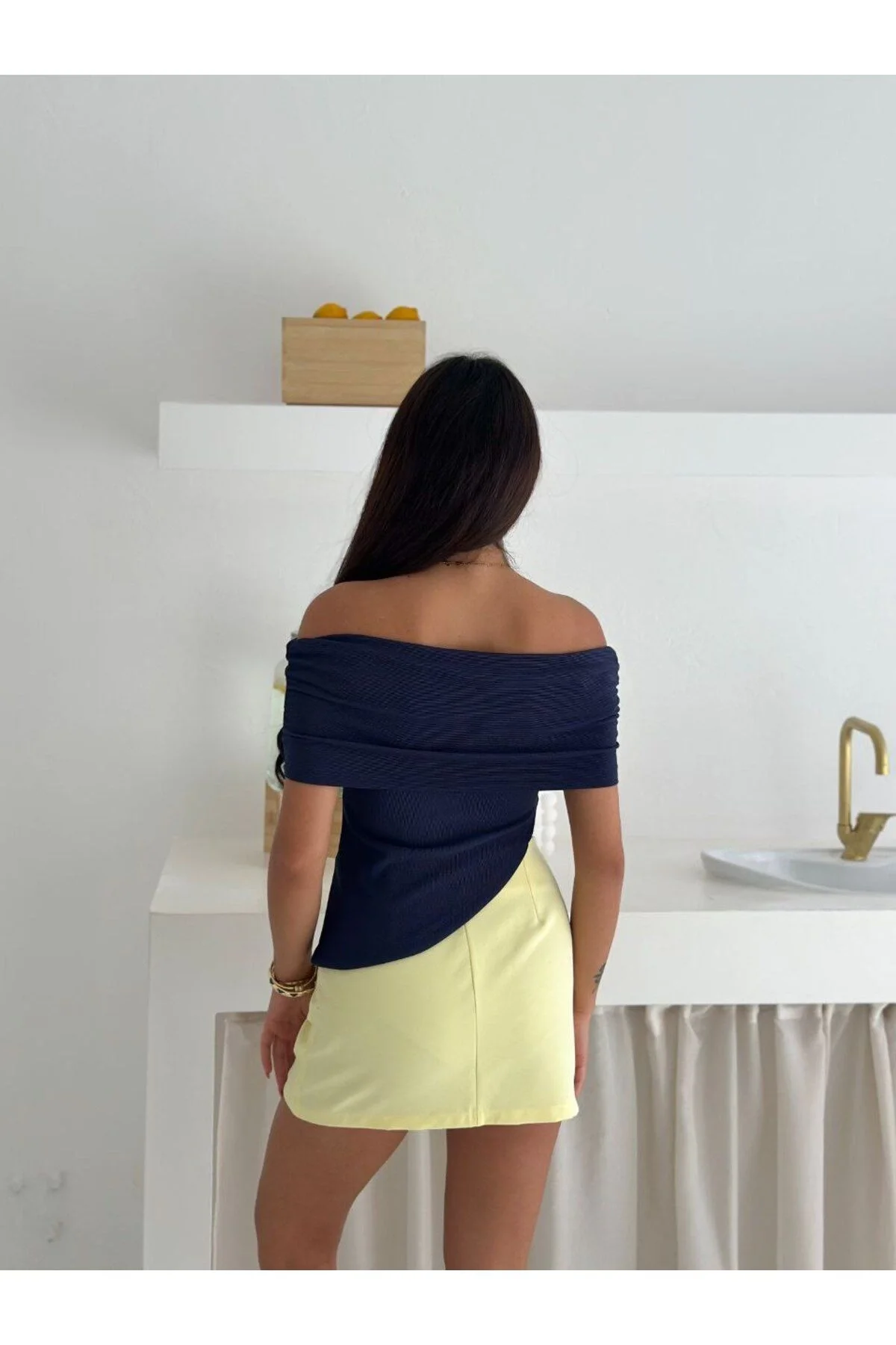 Kadın Lacivert Madonna Yaka Asimetrik Kesim Vücudu Saran Ottoman Kumaş Bluz