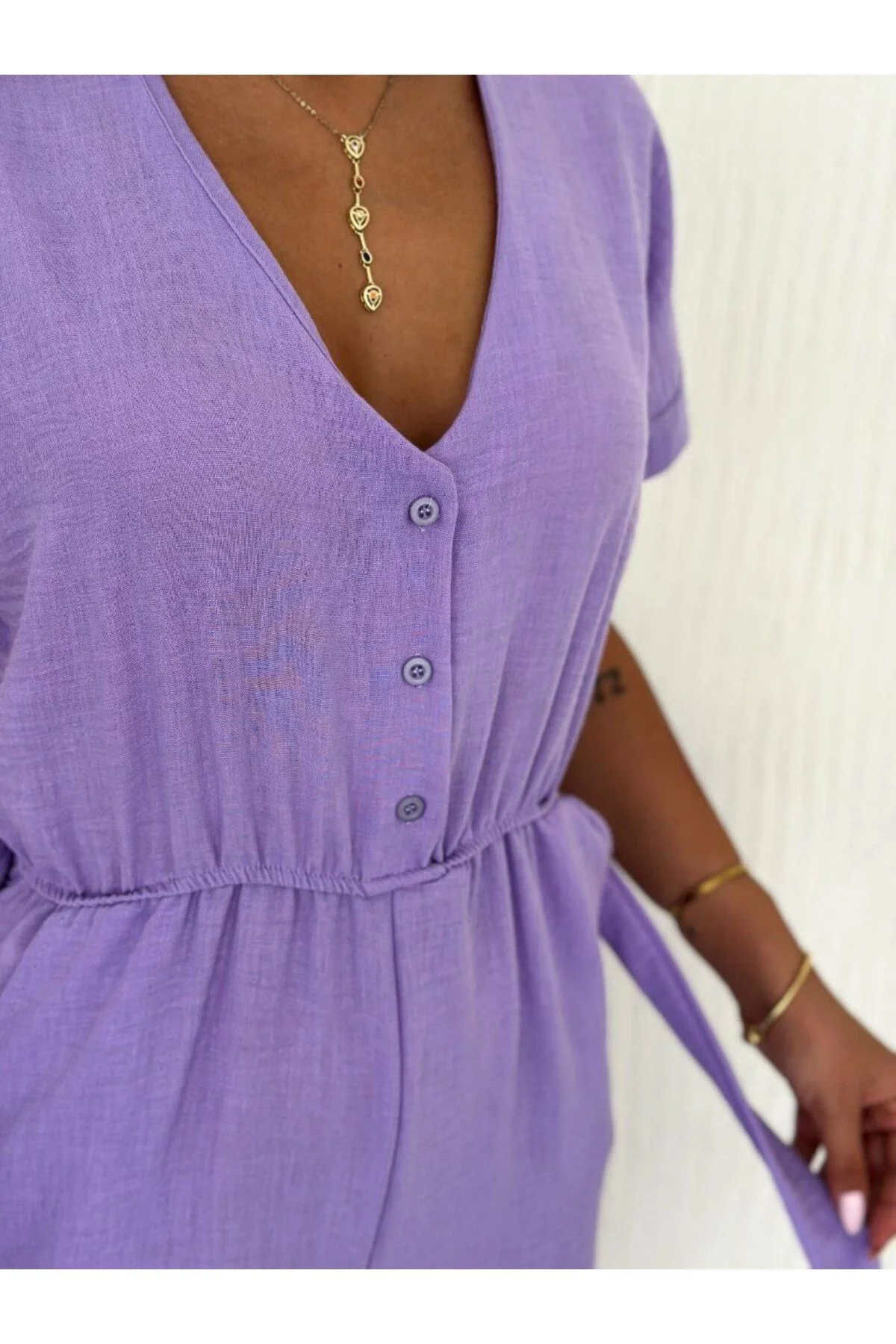Kadın V Yaka Önden Düğmeli Kısa Kollu Beli Kuşaklı Bürümcük Bol Paça Tulum - Lila
