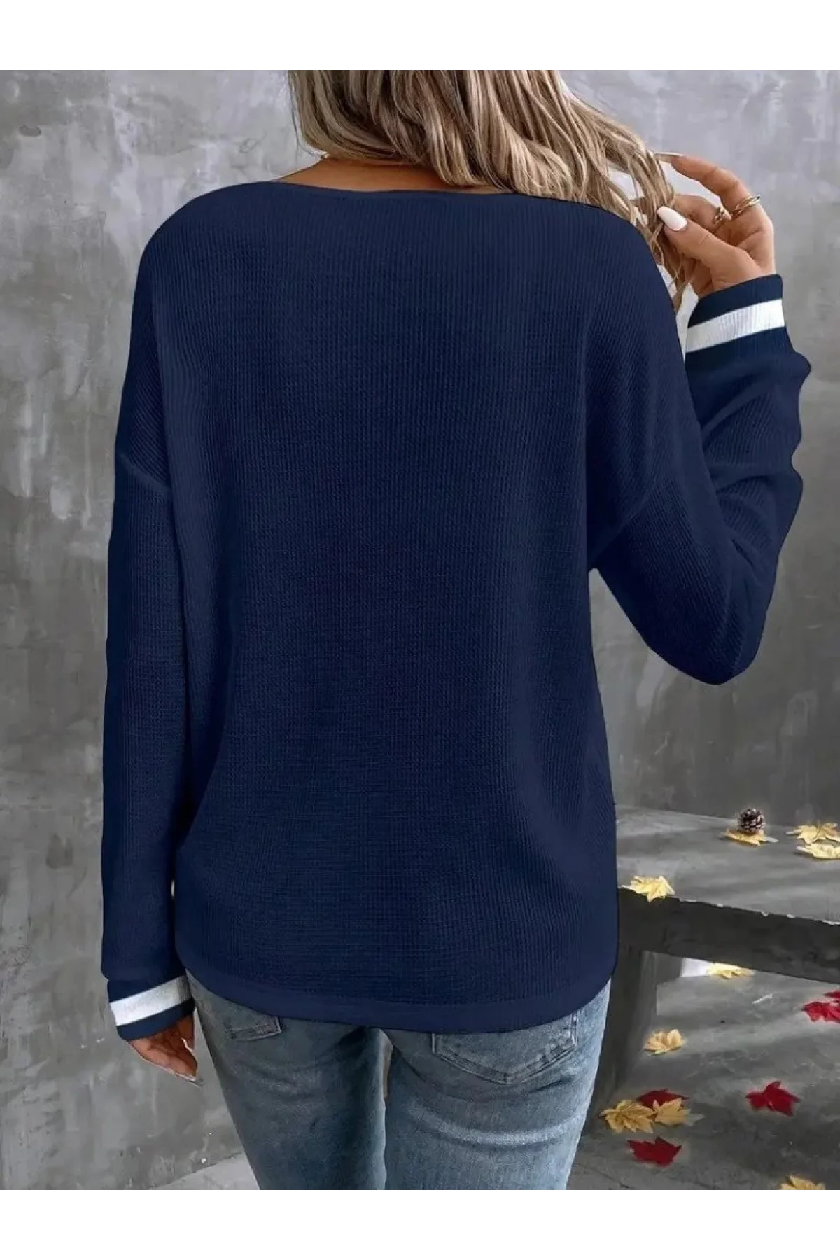 Kadın Lacivert Çizgili V Yaka Düşük Omuz Uzun Kollu Waffle Kumaş Kazak Bluz