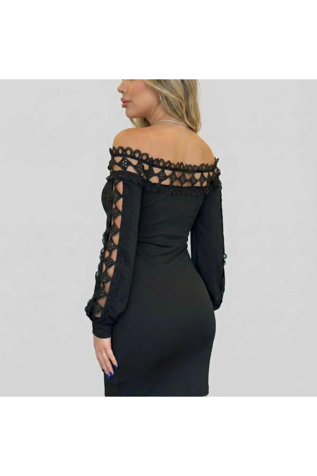 Kadın Siyah Madonna Yaka Uzun Kollu Dantelli Mini Dalgıç Elbise
