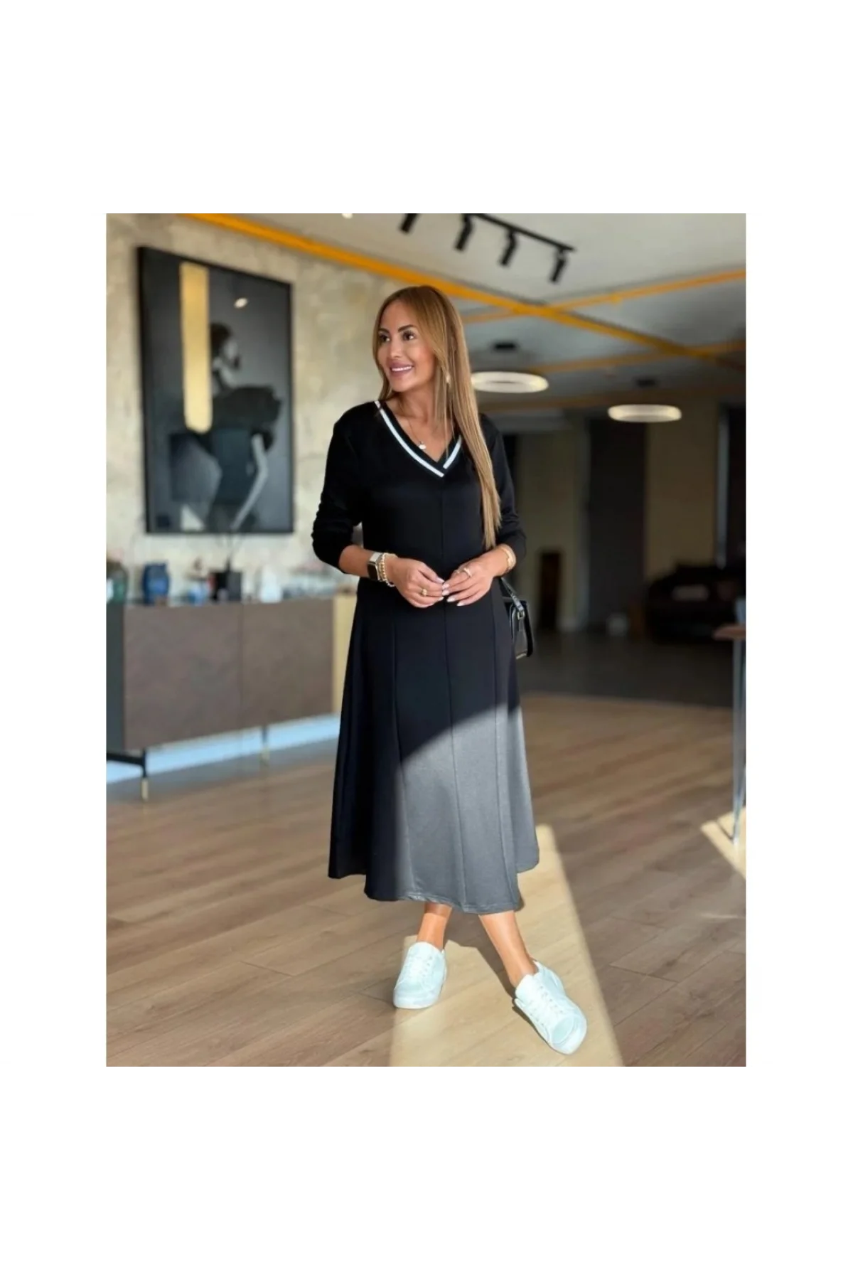 Kadın Siyah Modal Kumaş V Yaka Beyaz Şeritli Uzun Kollu Midi Elbise