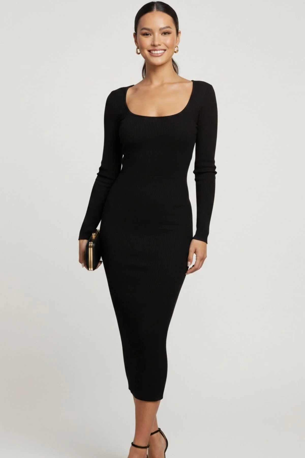 Kadın Siyah U Yaka Uzun Kollu Arkası Yırtmaçlı Sandy Kumaş Maxi Elbise