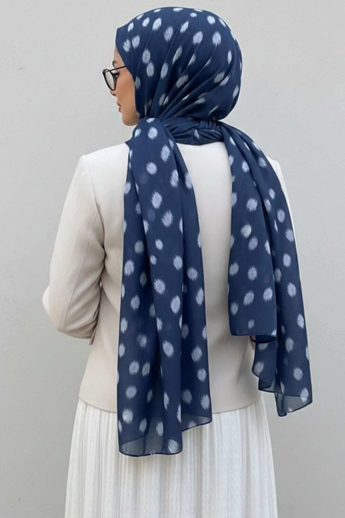 Kadın Lacivert Ceylan Desenli Pamuklu Soft Dokulu Mevsimlik Tesettür Şal