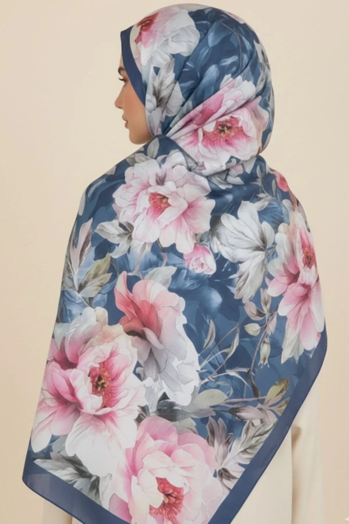 Kadın Mavi Çerçeveli Büyük Çiçek Desenli Pamuklu Soft Dokulu Mevsimlik Şal