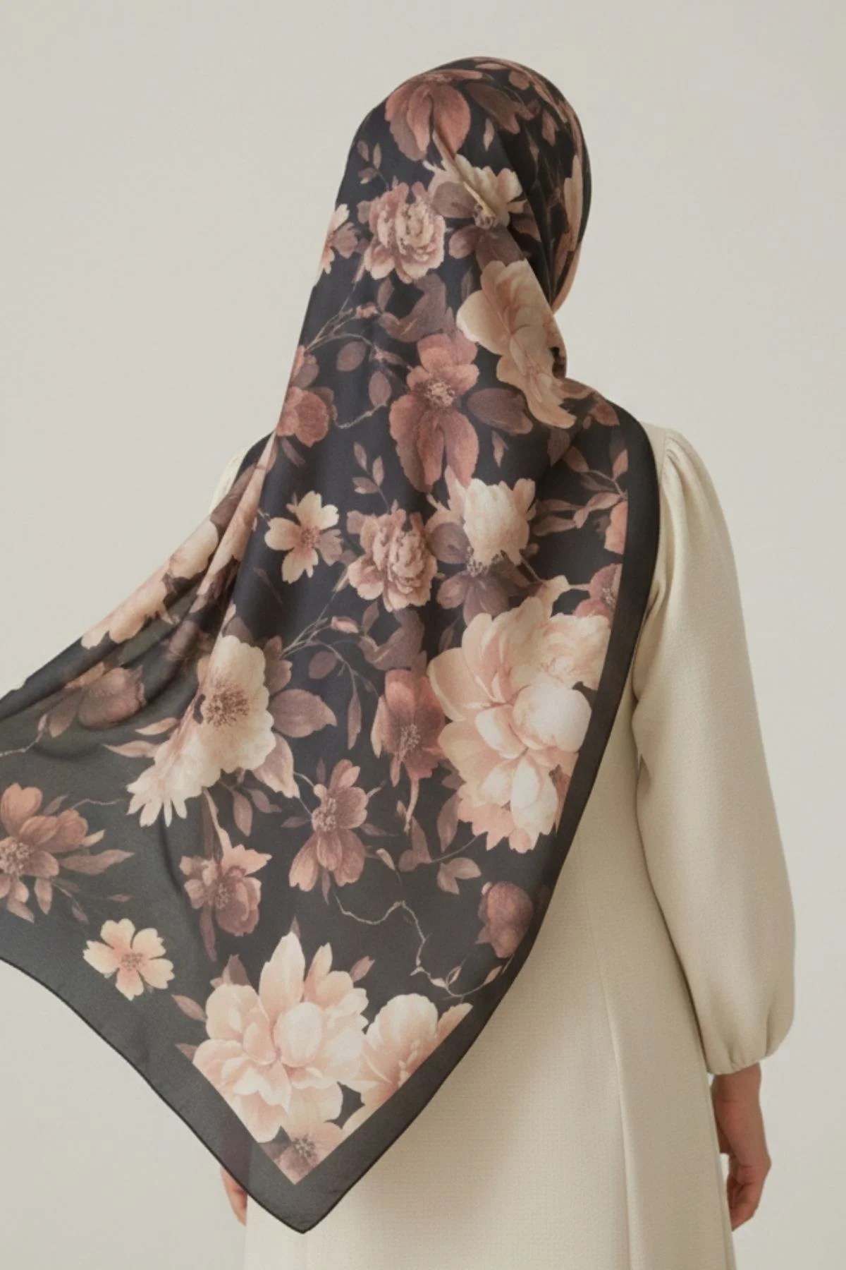 Kadın Kahverengi Çerçeveli Büyük Çiçek Desenli Pamuklu Soft Dokulu Mevsimlik Şal