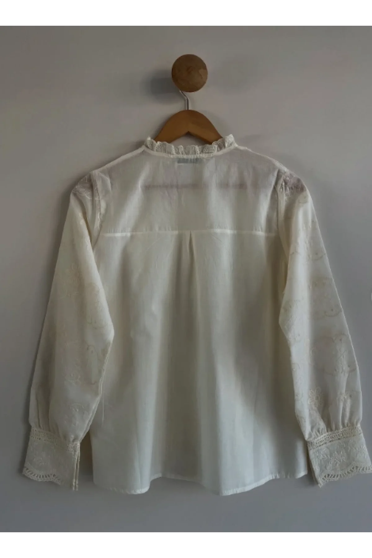 Kadın Bej Fisto İşlemeli Dantel Garnili Hakim Yaka Pamuklu Pinterest Gömlek Bluz