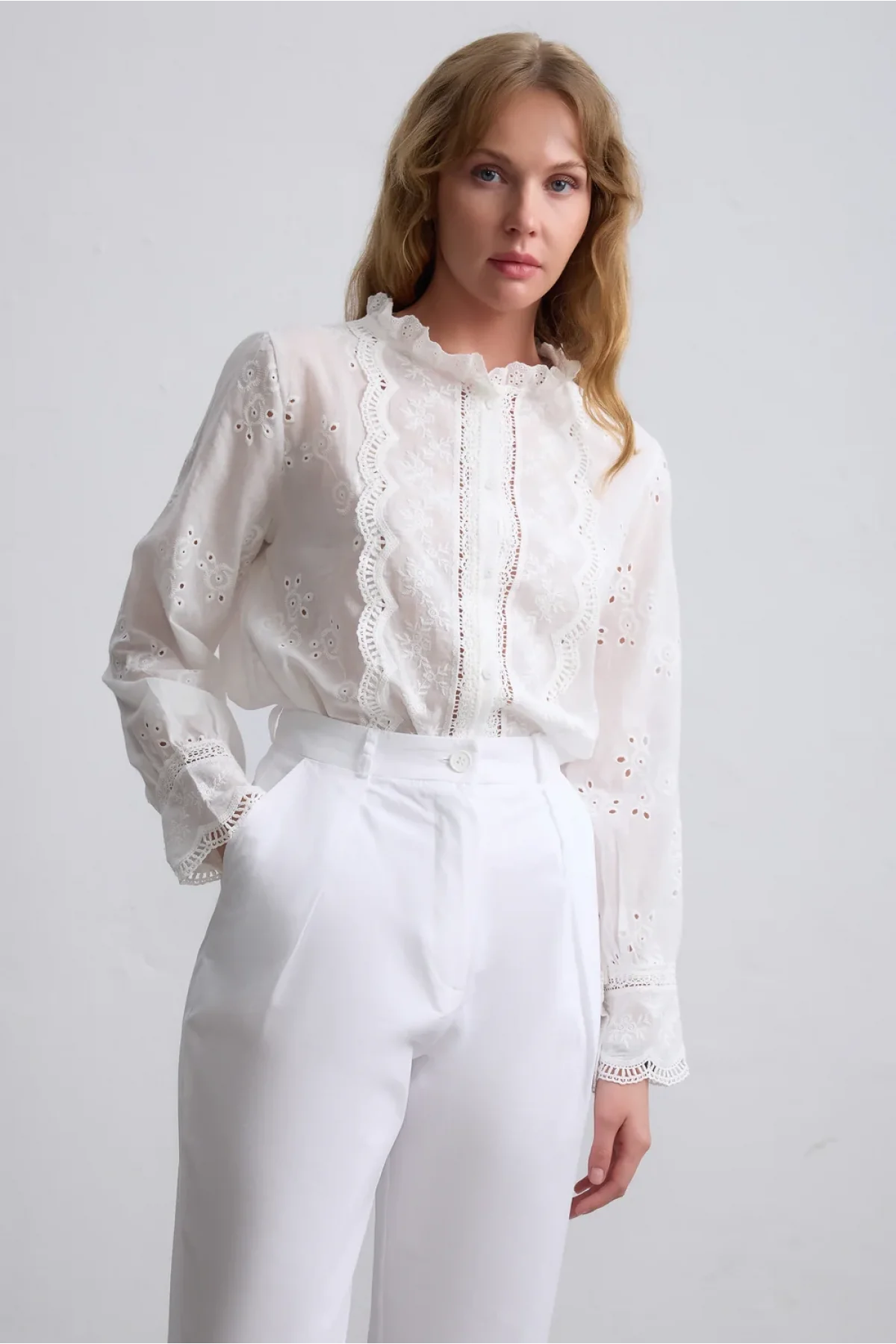 Kadın Beyaz Fisto İşlemeli Dantel Garnili Hakim Yaka Pamuklu Pinterest Gömlek Bluz