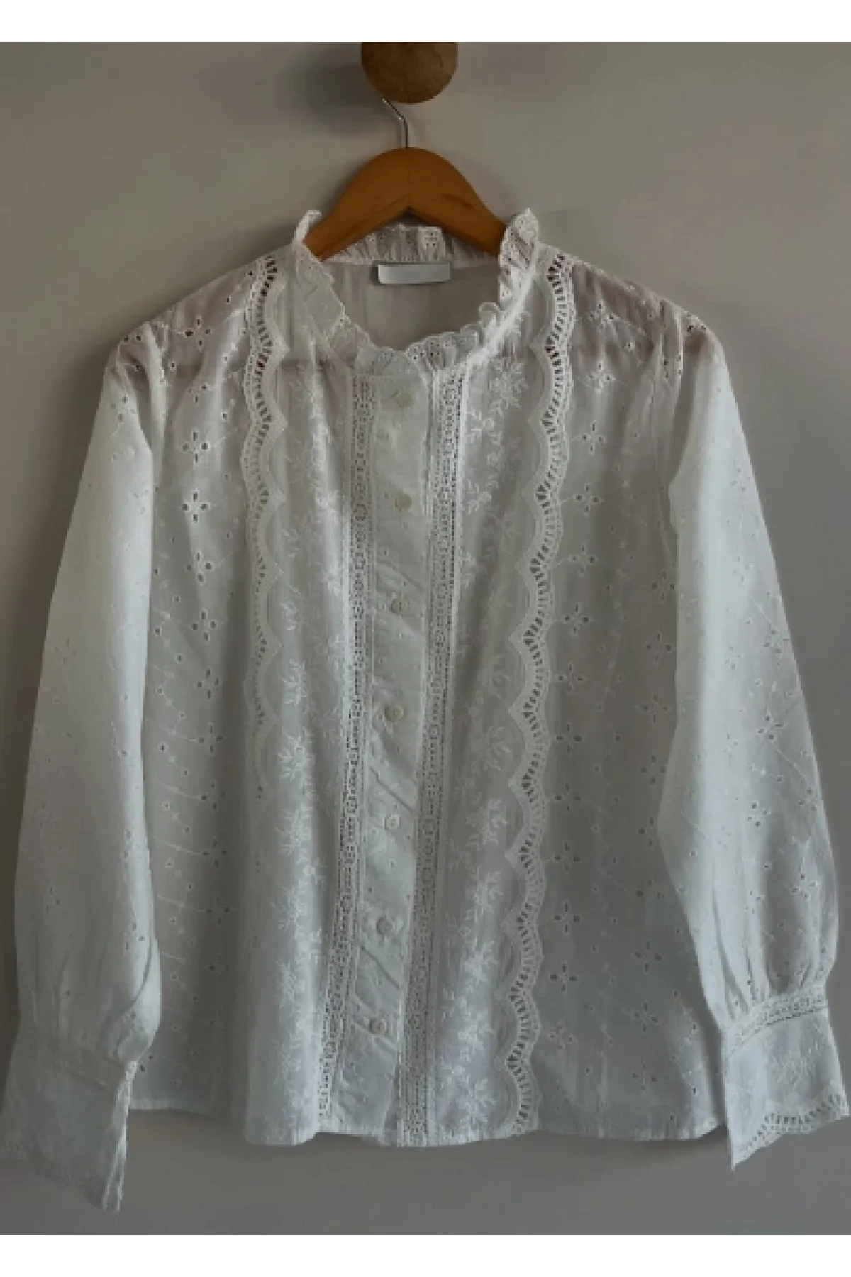 Kadın Beyaz Fisto İşlemeli Dantel Garnili Hakim Yaka Pamuklu Pinterest Gömlek Bluz