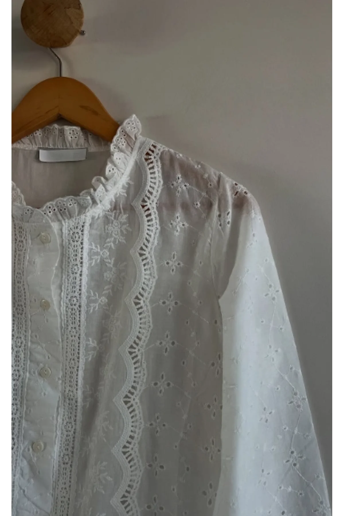 Kadın Beyaz Fisto İşlemeli Dantel Garnili Hakim Yaka Pamuklu Pinterest Gömlek Bluz