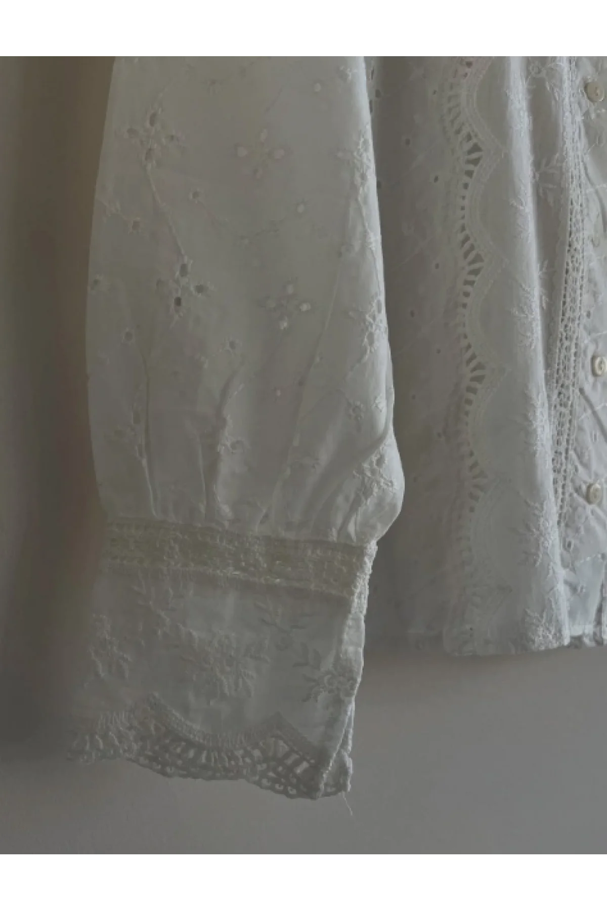 Kadın Beyaz Fisto İşlemeli Dantel Garnili Hakim Yaka Pamuklu Pinterest Gömlek Bluz