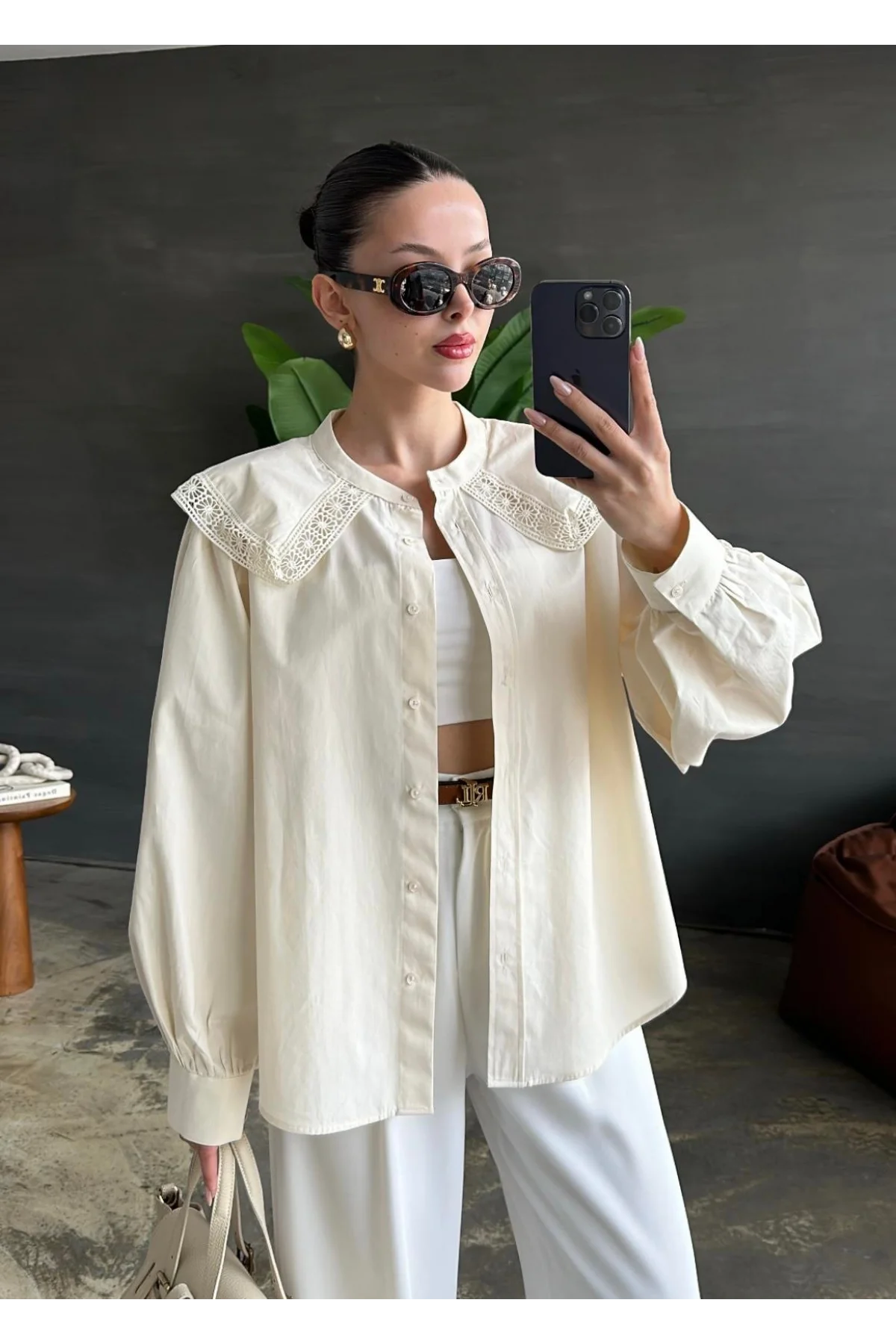 Kadın Ekru Geniş Dantel Yakalı Balon Kol Düğmeli Pamuklu Vintage Gömlek