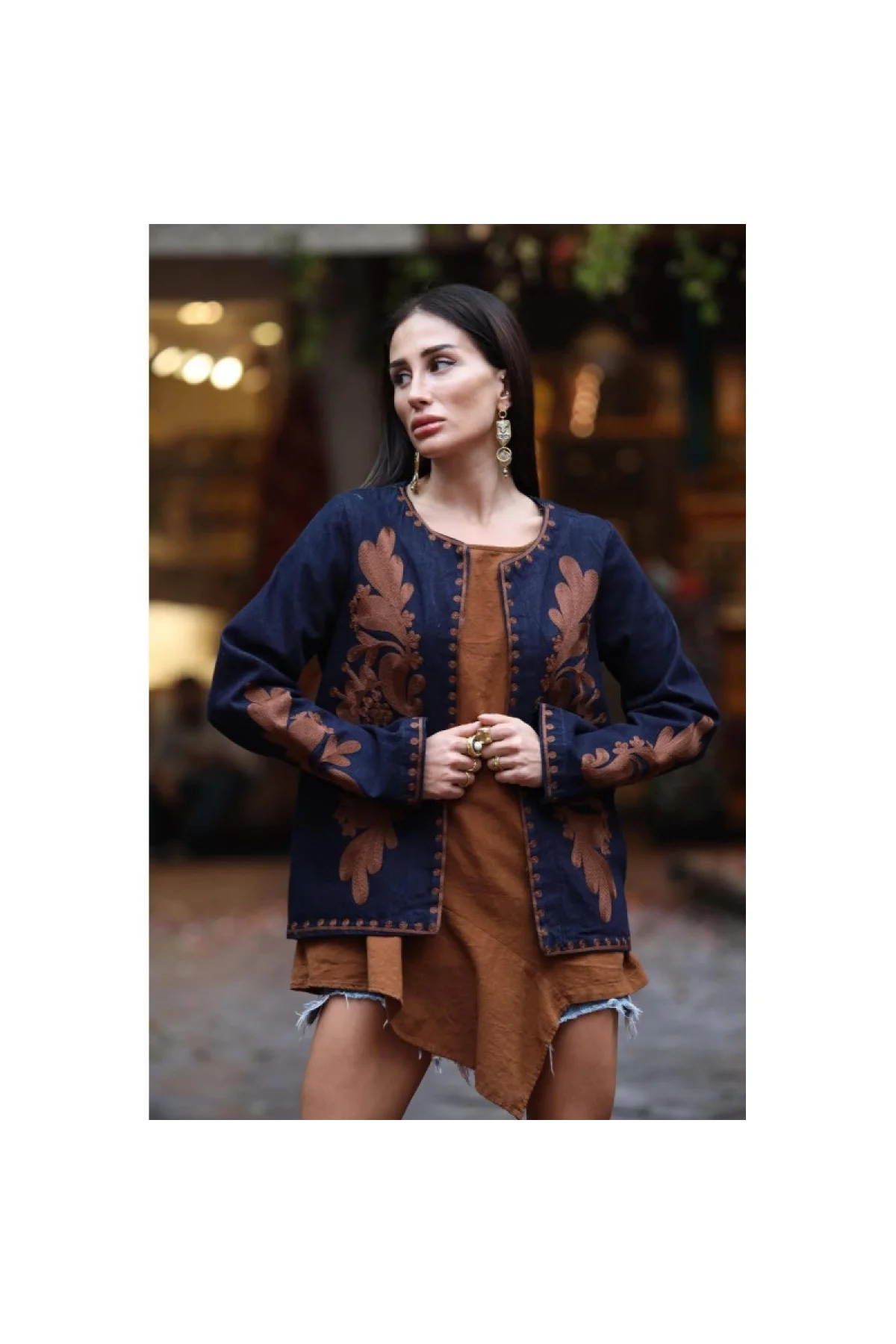 Kadın Lacivert Kahverengi Nakış İşlemeli Yakasız Mevsimlik Denim Kot Ceket