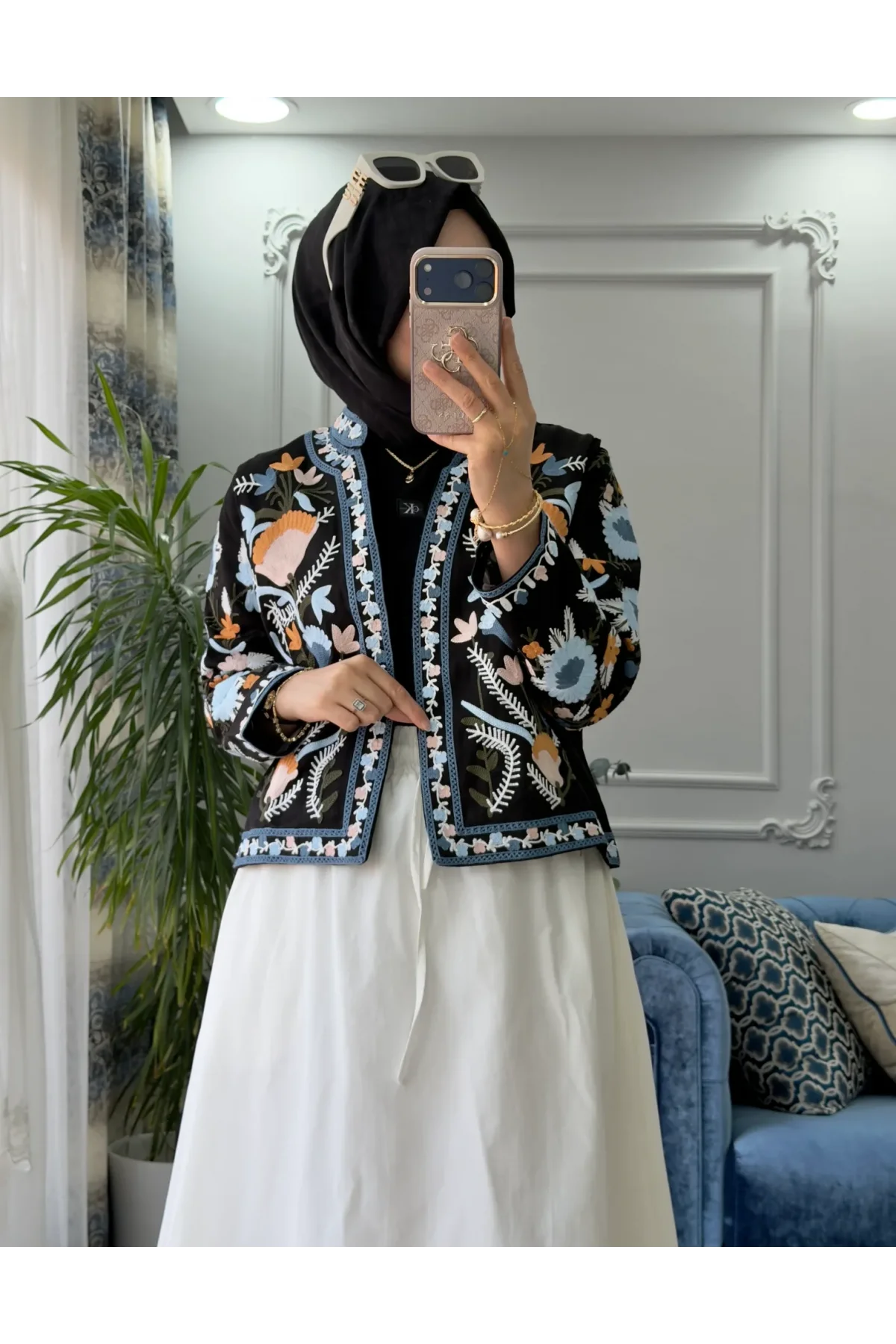 Kadın Siyah Renkli Çiçek Nakış İşlemeli Yakasız Mevsimlik Denim Pinterest Ceket