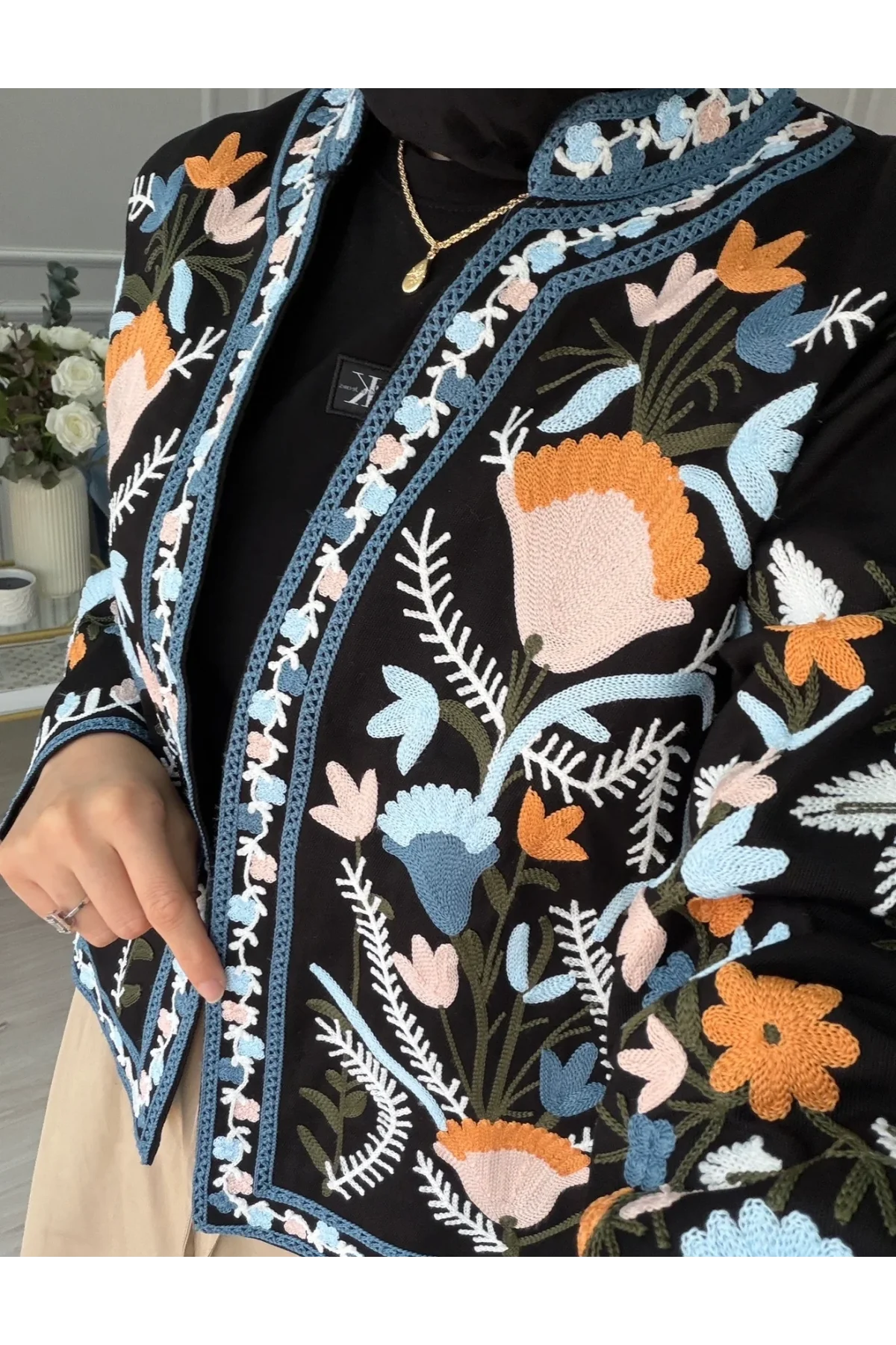 Kadın Siyah Renkli Çiçek Nakış İşlemeli Yakasız Mevsimlik Denim Pinterest Ceket