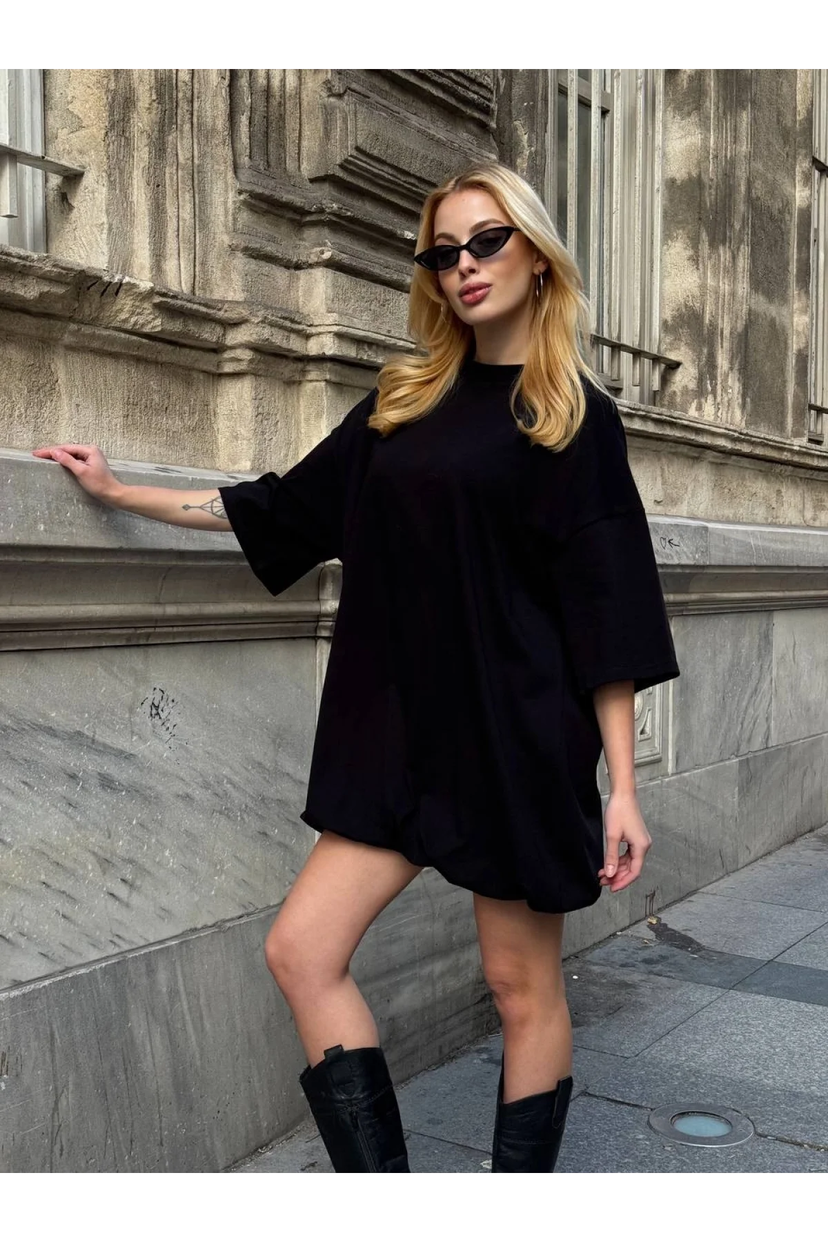 Kadın Siyah Bisiklet Yaka Balon Etekli Oversize Dokuma Kumaş Mini Elbise