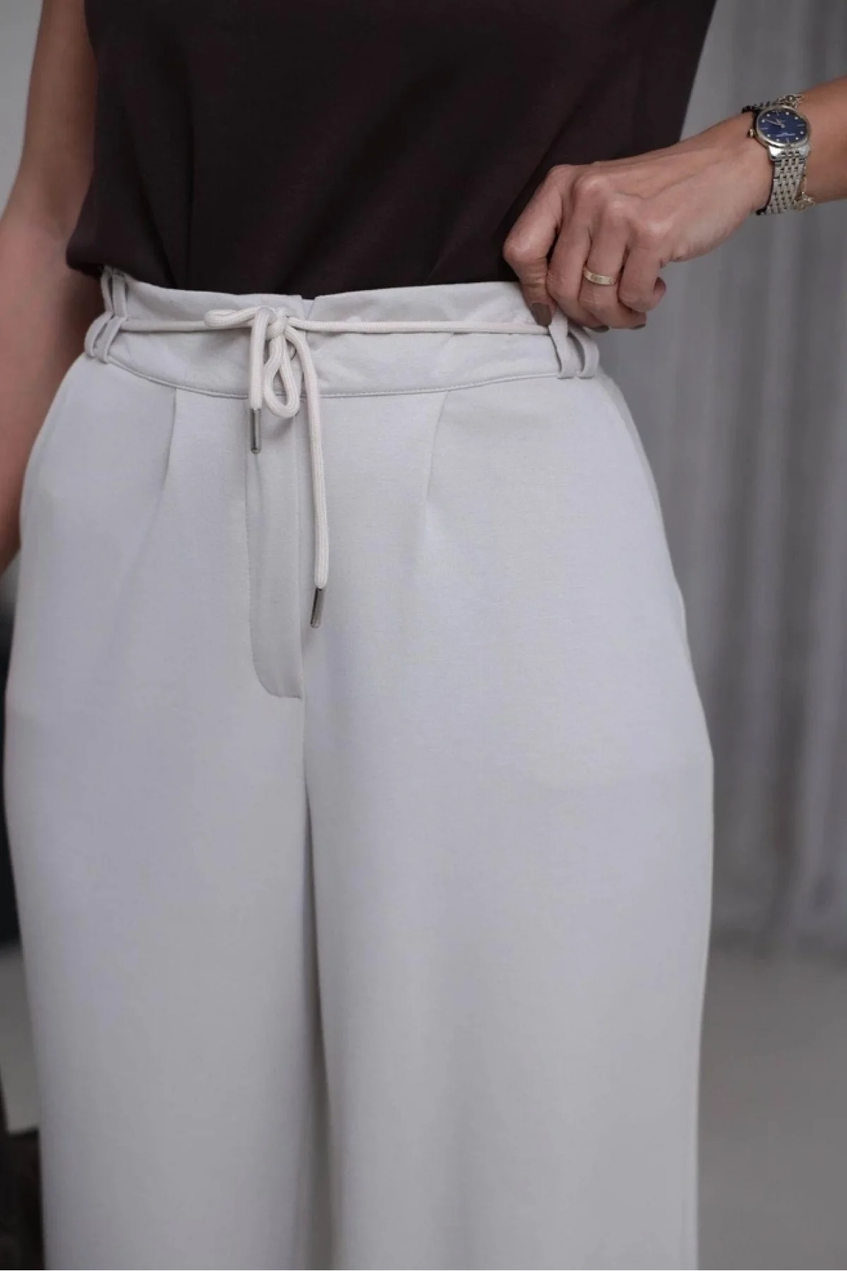 Kadın Ekru Yüksek Bel Bağlamalı Bol Paça Dökümlü Yumuşak Modal Kumaş Pantolon