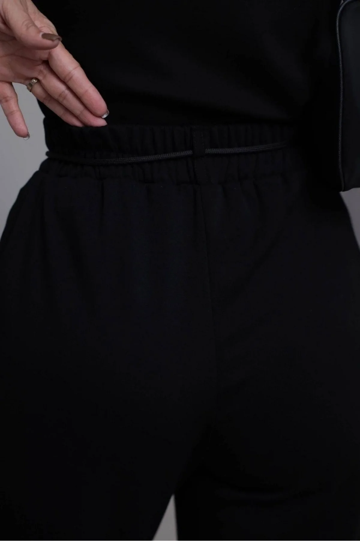 Kadın Siyah Yüksek Bel Bağlamalı Bol Paça Dökümlü Yumuşak Modal Kumaş Pantolon