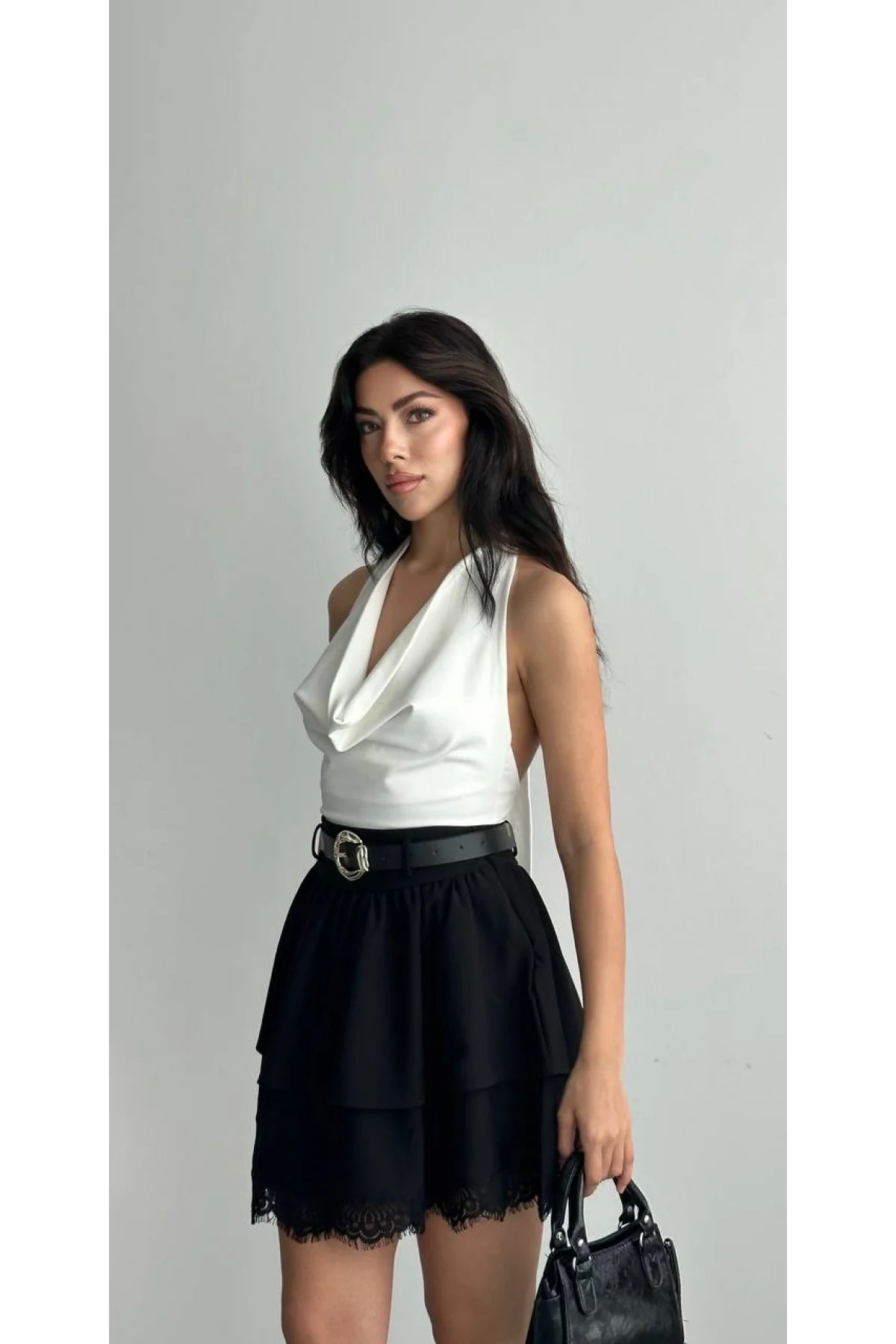 Kadın Siyah Dantel Uçlu Katlı Volanlı Yüksek Bel Dokuma Kumaş Mini Etek