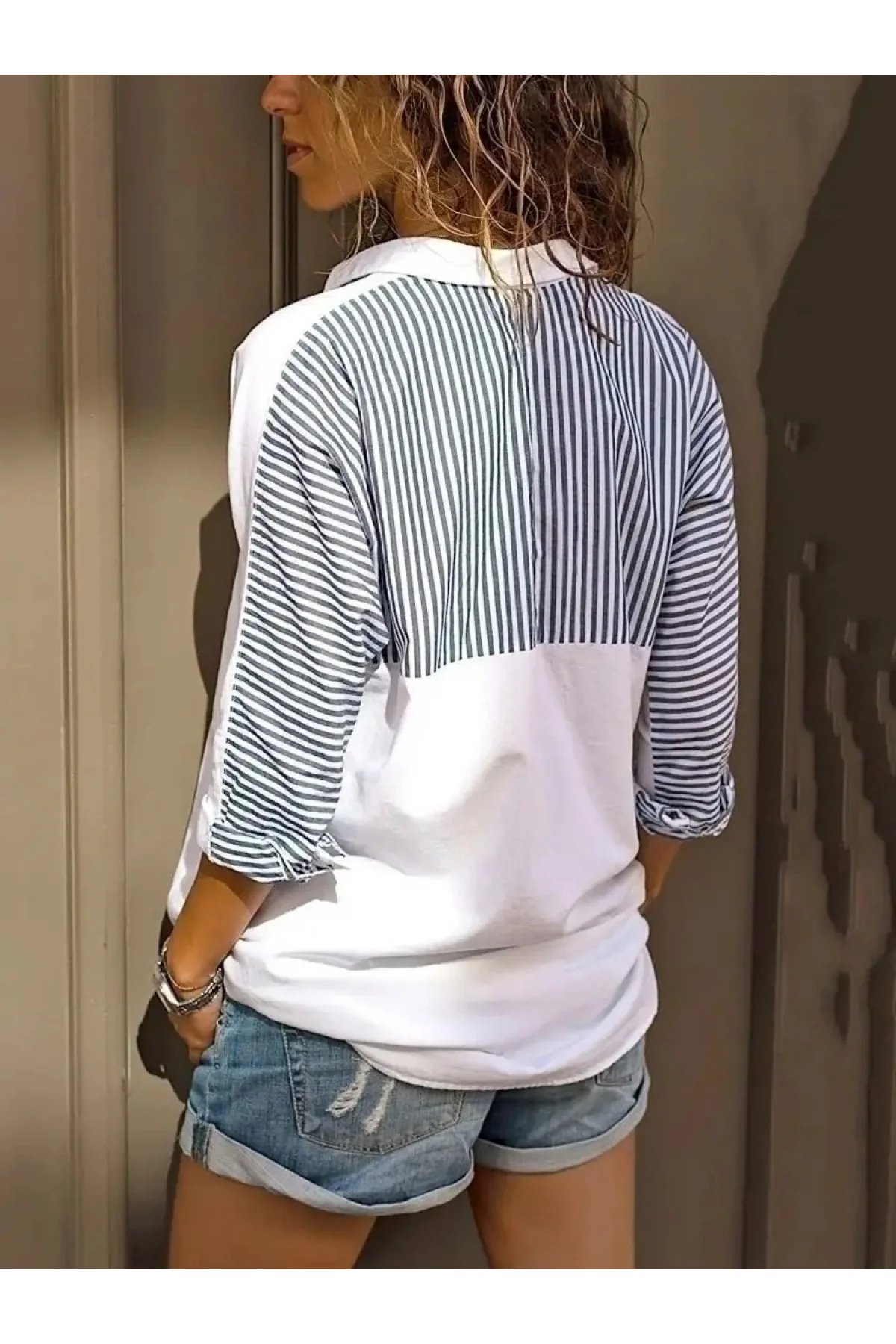 Kadın Beyaz Mavi Çizgili Sırt ve Kol Detaylı Oversize Keten Gömlek