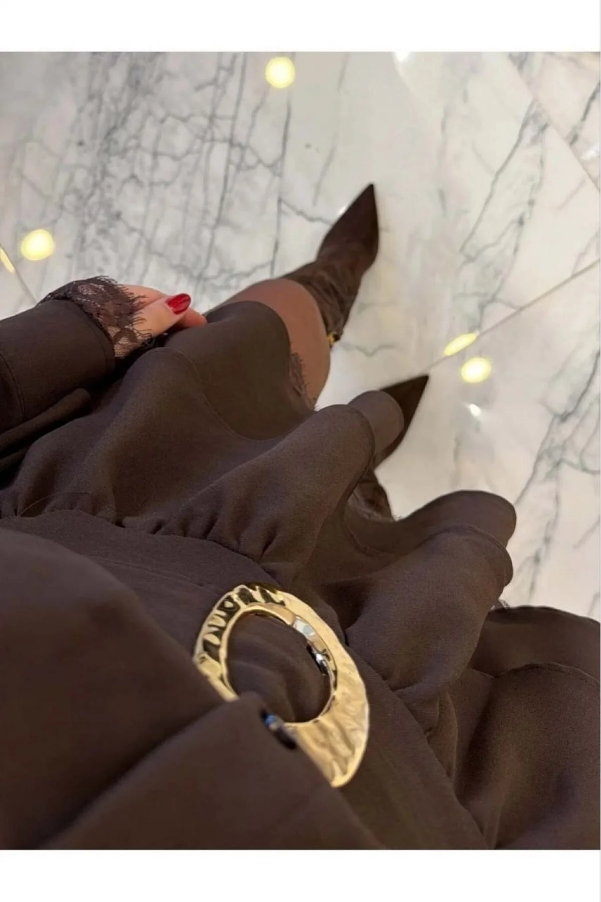 Kadın Kahverengi Dantel Detaylı Katlı Volanlı Kemerli Gömlek Yaka Kısa Elbise