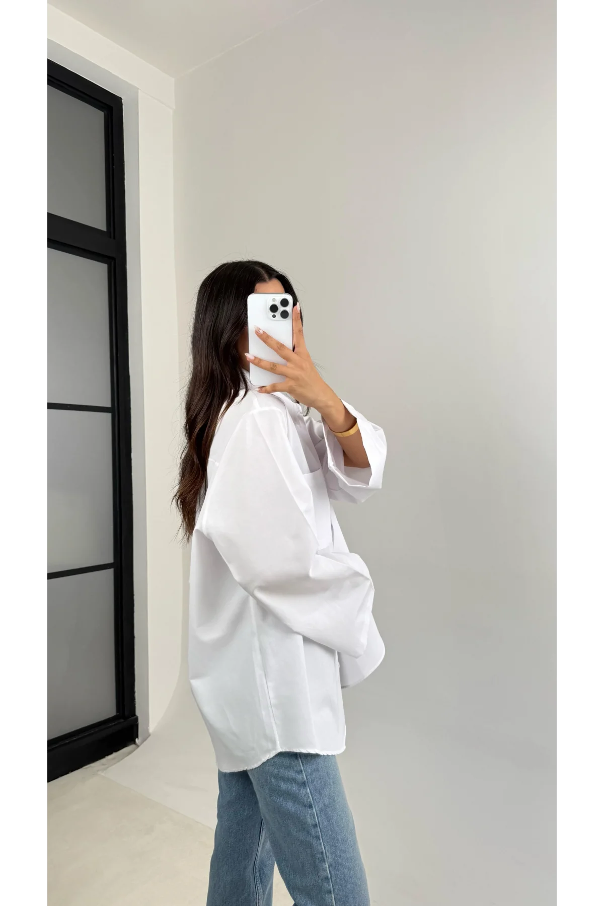 Kadın Beyaz Oversize Geniş Kollu Tek Cepli Uzun Keten Gömlek