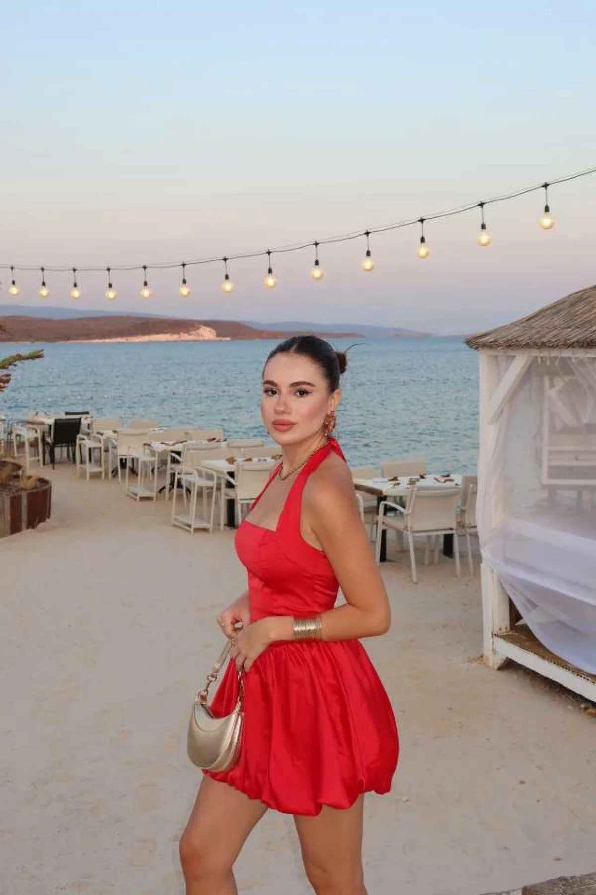 Kadın Kırmızı Boyundan Bağlamalı Halter Yaka Dabıl Kumaş Balon Mini Elbise