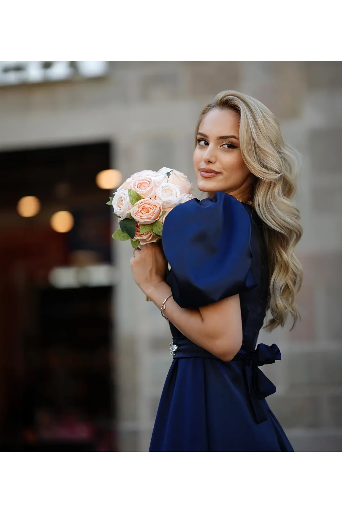 Kadın Lacivert Kare Yaka Karpuz Kol Taşlı Kemerli Uzun Saten Abiye Elbise