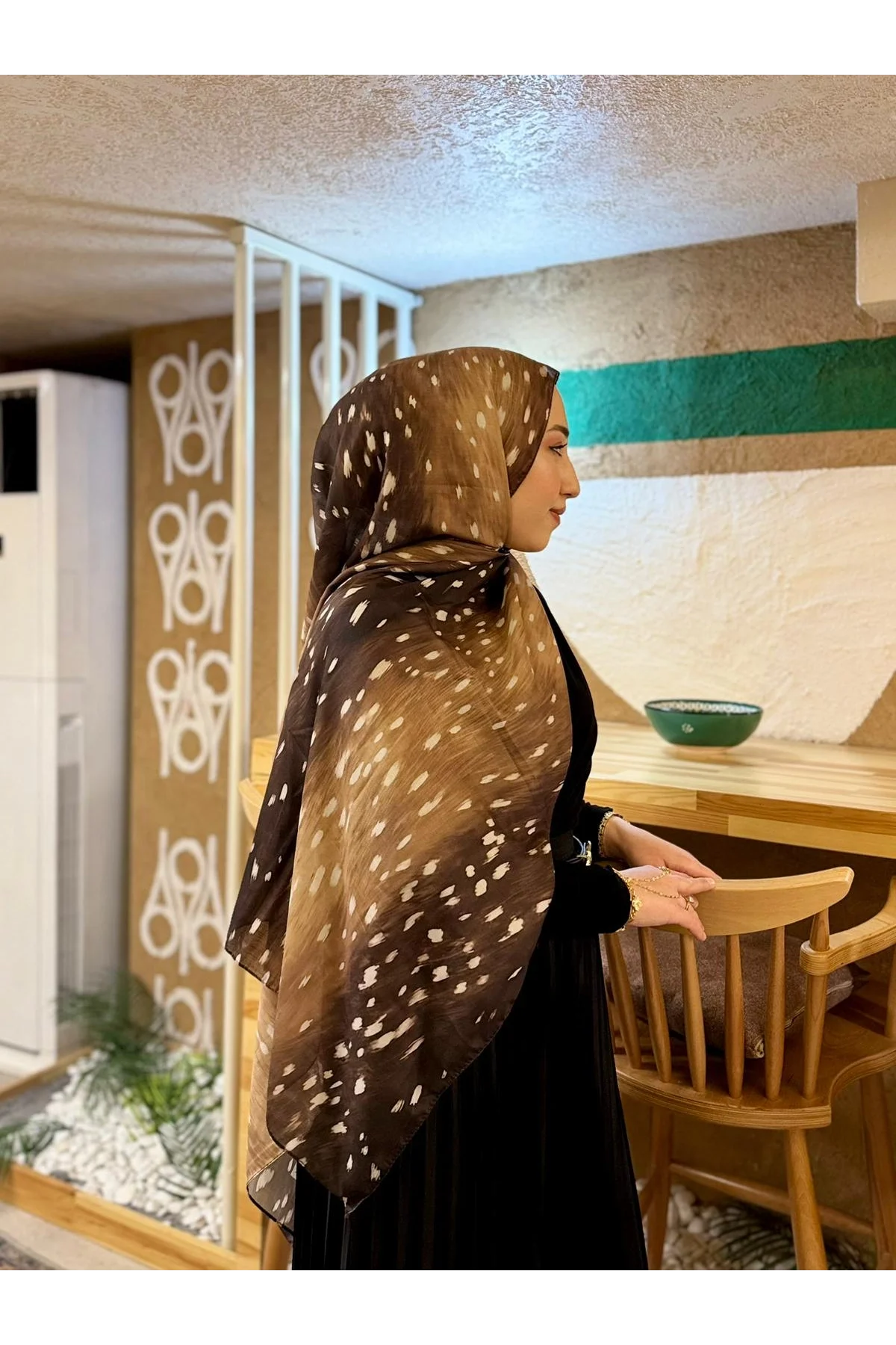 Kadın Kahve Ceylan Desenli Pamuklu Soft Dokulu Mevsimlik Tesettür Şal