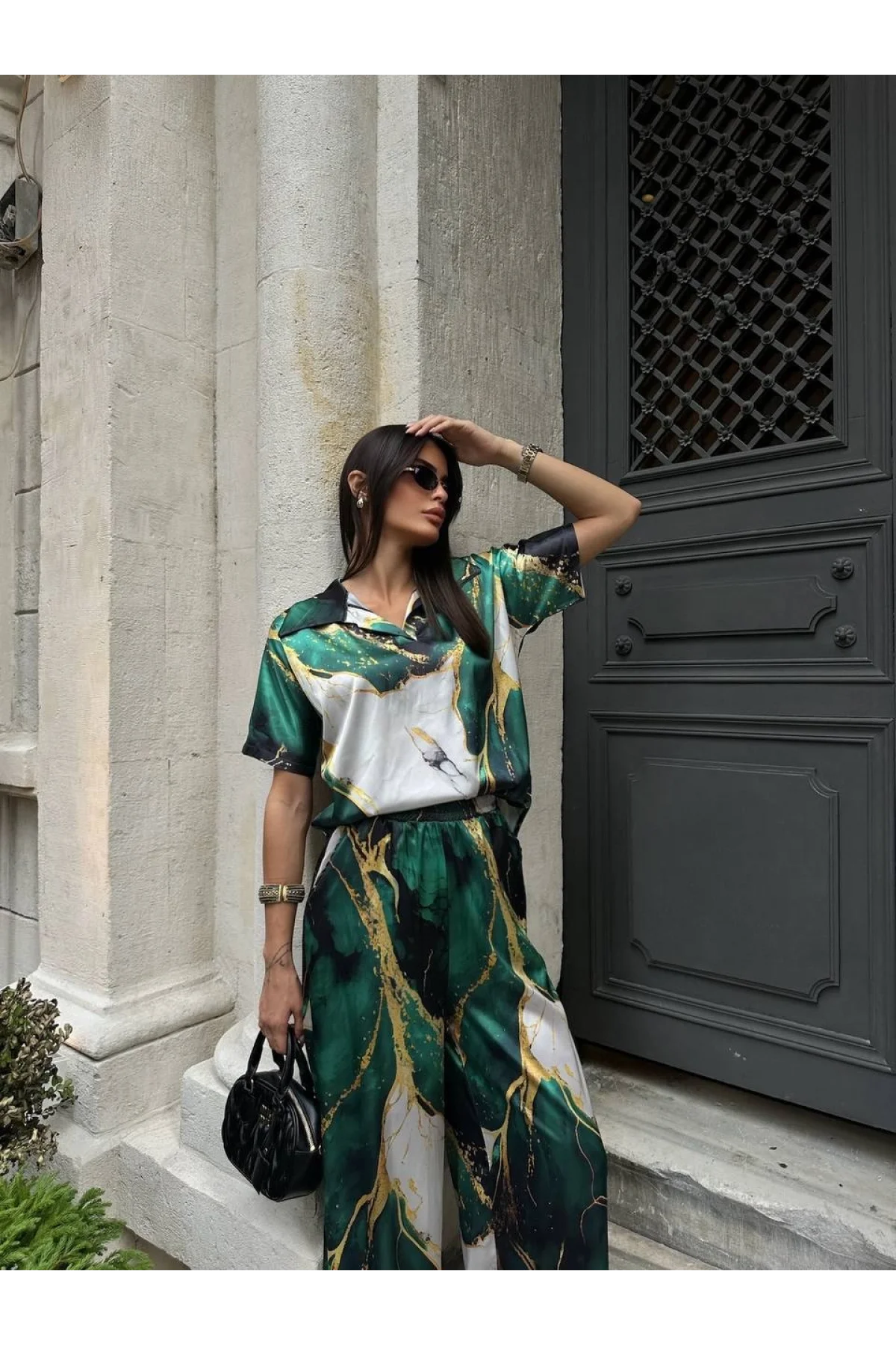 Kadın Zümrüt Yeşil Mermer Desenli Saten Gömlek Pantolon İkili Takım