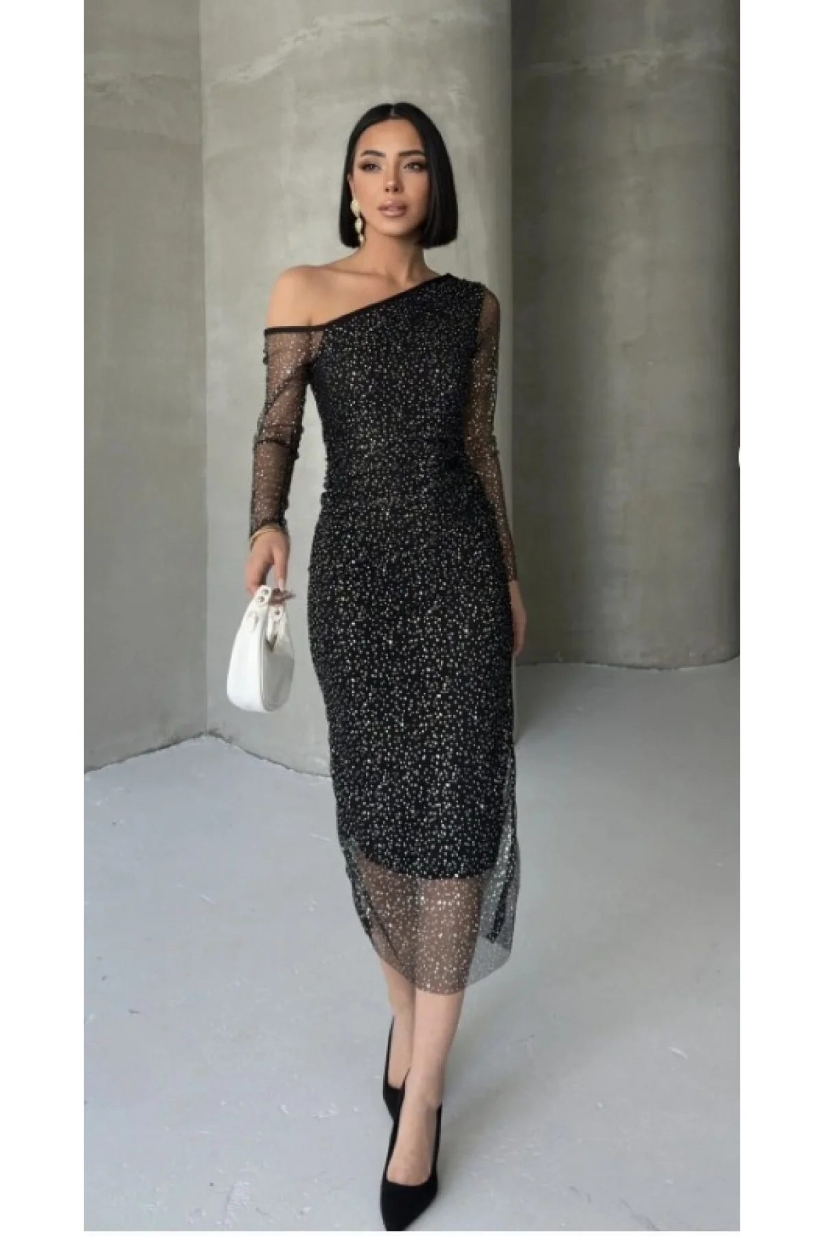 Kadın Gri Simli Tül Detaylı Asimetrik Tek Omuz Uzun Kollu Midi Boy Abiye Elbise