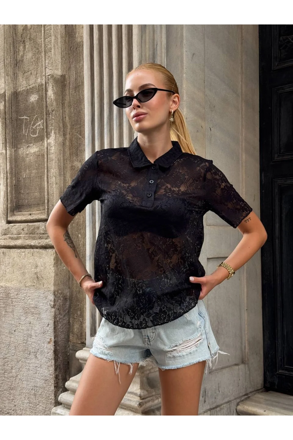 Kadın Siyah Transparan Dantel Polo Yaka Kısa Kollu Bluz