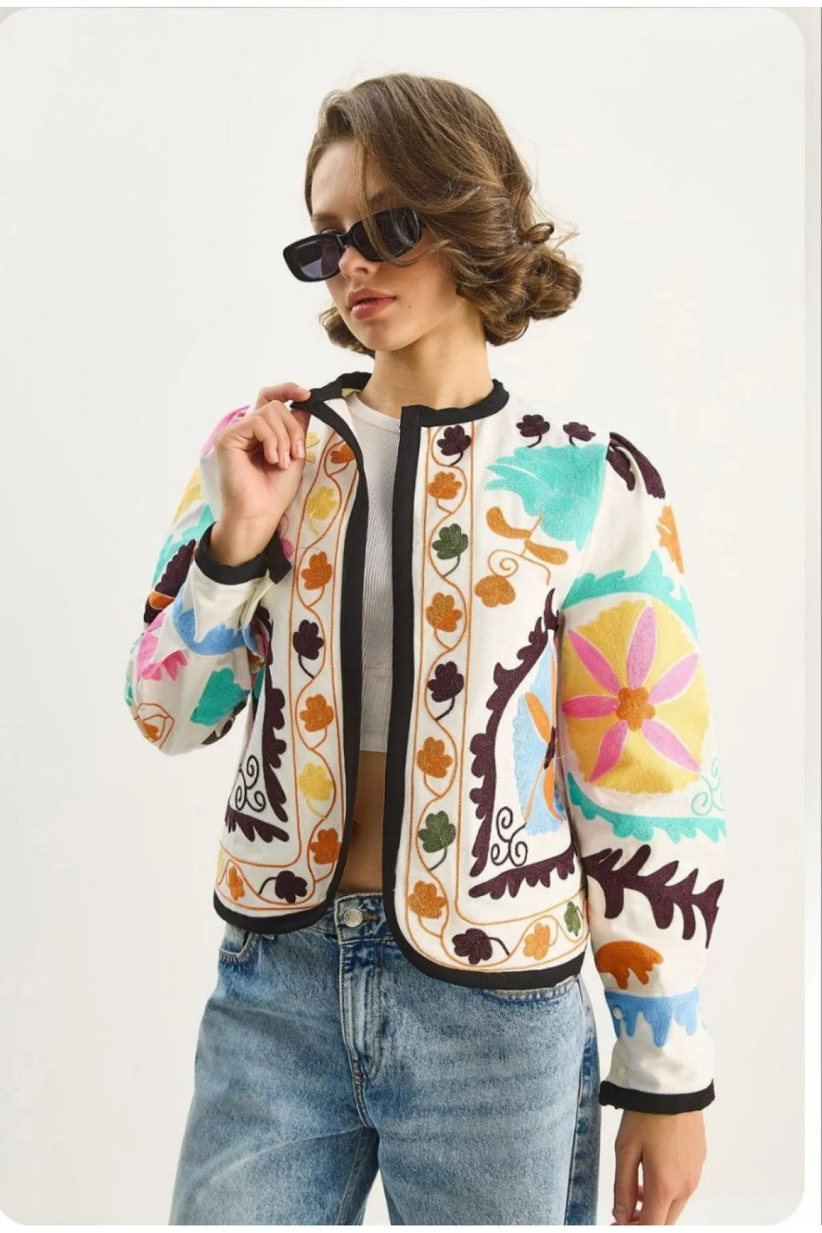 Kadın Ekru Pinterest Suzani Renkli Nakış İşlemeli Bomber Ceket