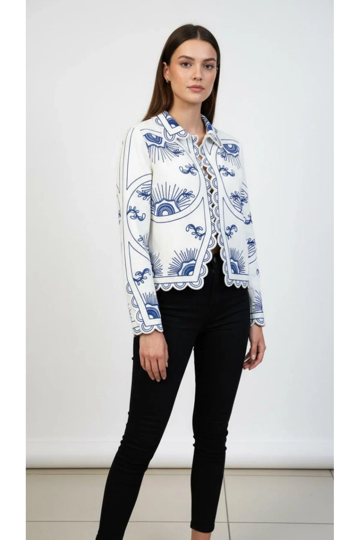 Kadın Ekru Saks Mavi Göz Nakışlı Lazer Kesim Fisto Kenarlı Keten Ceket