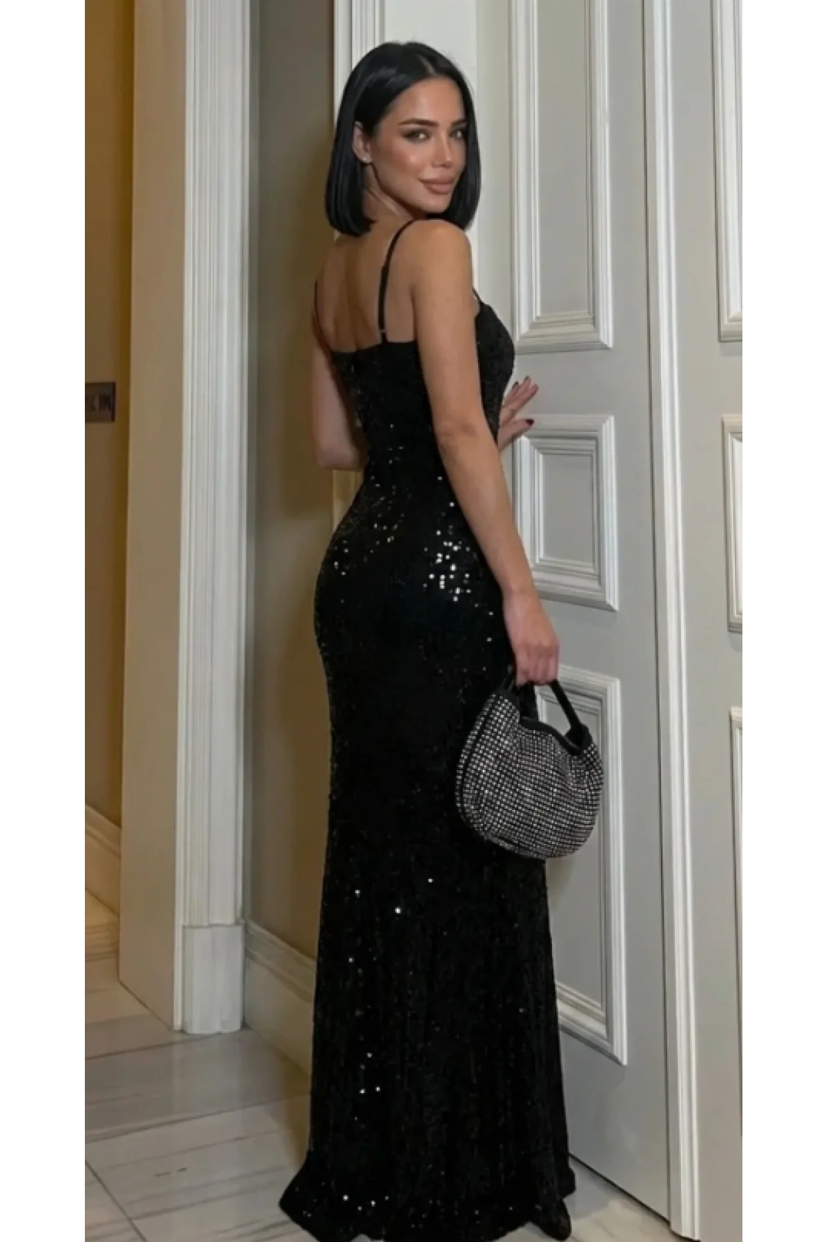 Kadın Siyah İp Askılı Tamamı Payet İşlemeli Vücudu Saran Balık Model Uzun Abiye Elbise