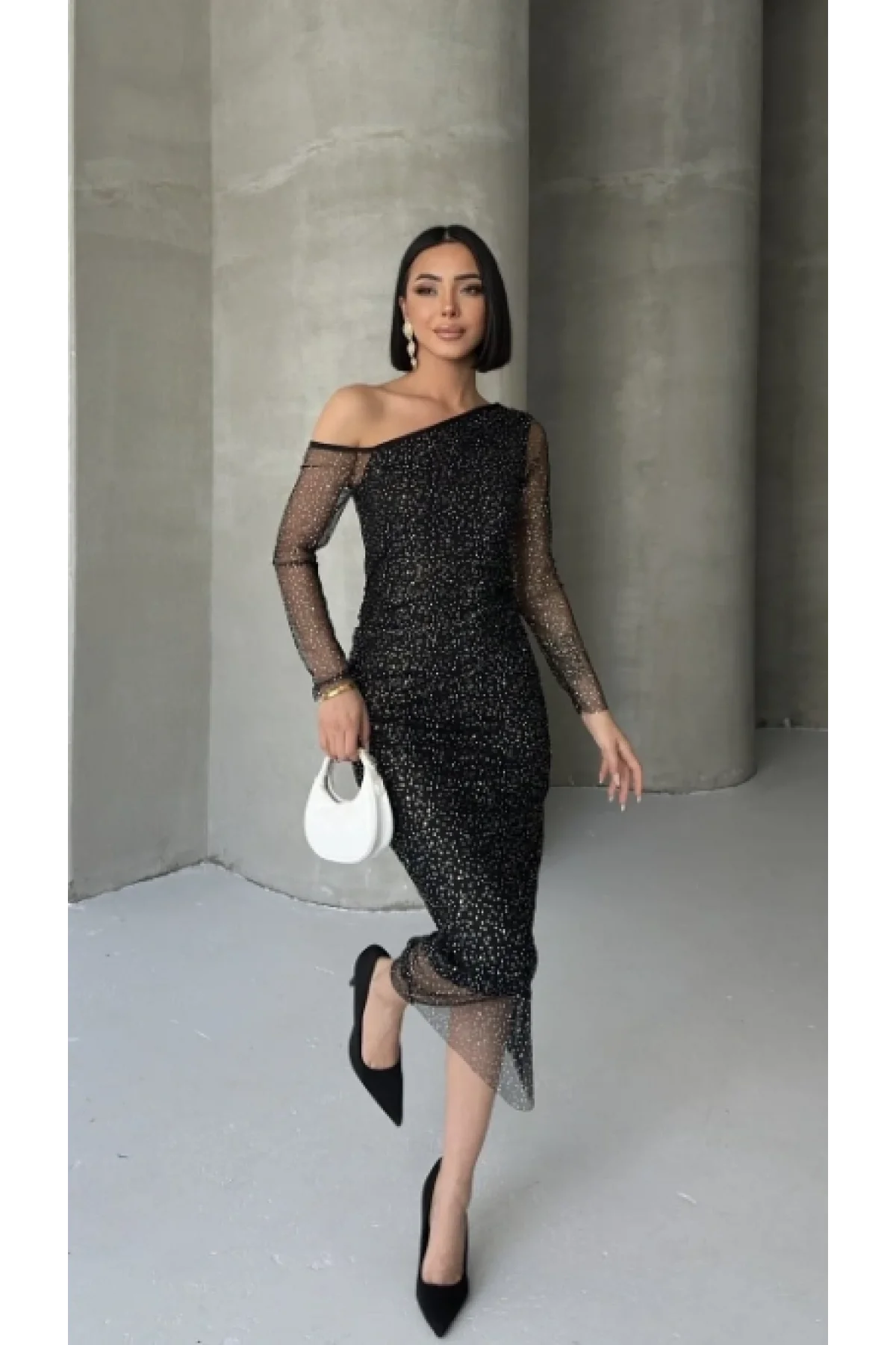 Kadın Gri Simli Tül Detaylı Asimetrik Tek Omuz Uzun Kollu Midi Boy Abiye Elbise