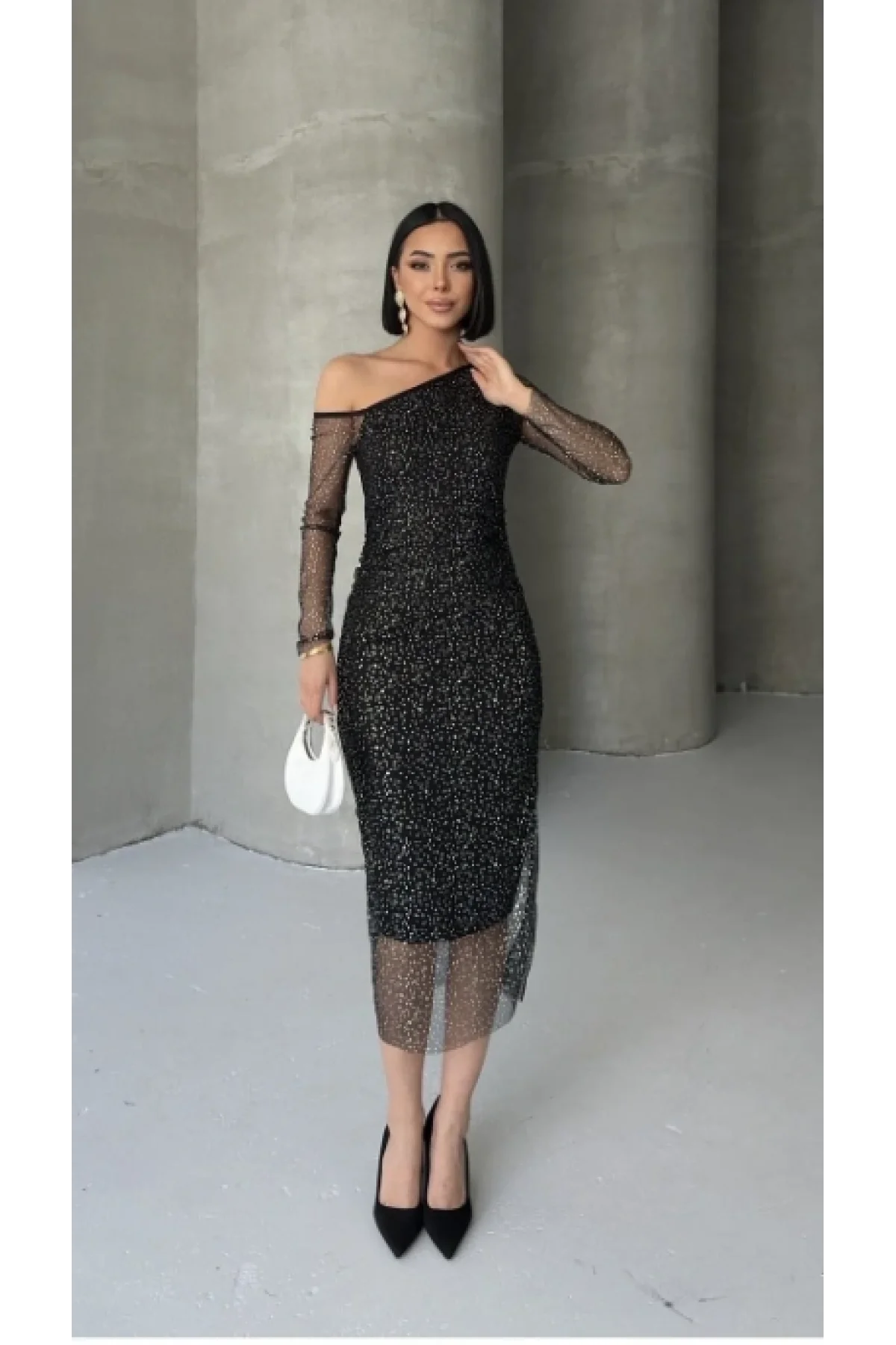 Kadın Gri Simli Tül Detaylı Asimetrik Tek Omuz Uzun Kollu Midi Boy Abiye Elbise