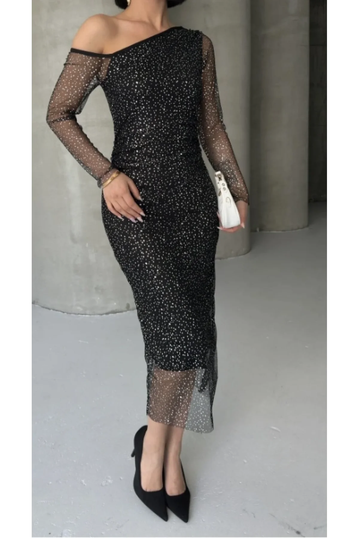 Kadın Gri Simli Tül Detaylı Asimetrik Tek Omuz Uzun Kollu Midi Boy Abiye Elbise