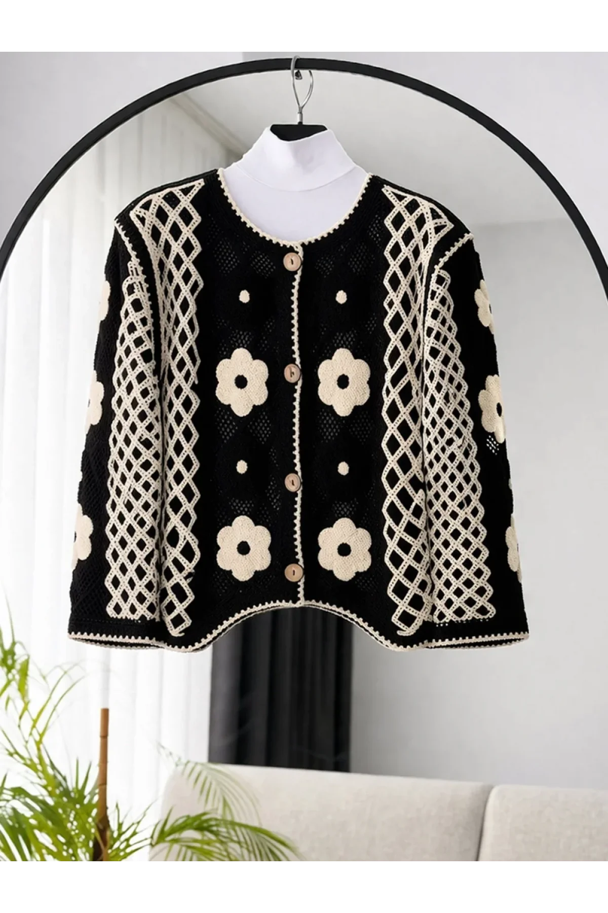Kadın Siyah Çiçek Nakışlı Bisiklet Yaka Düğmeli Örgü Triko Hırka