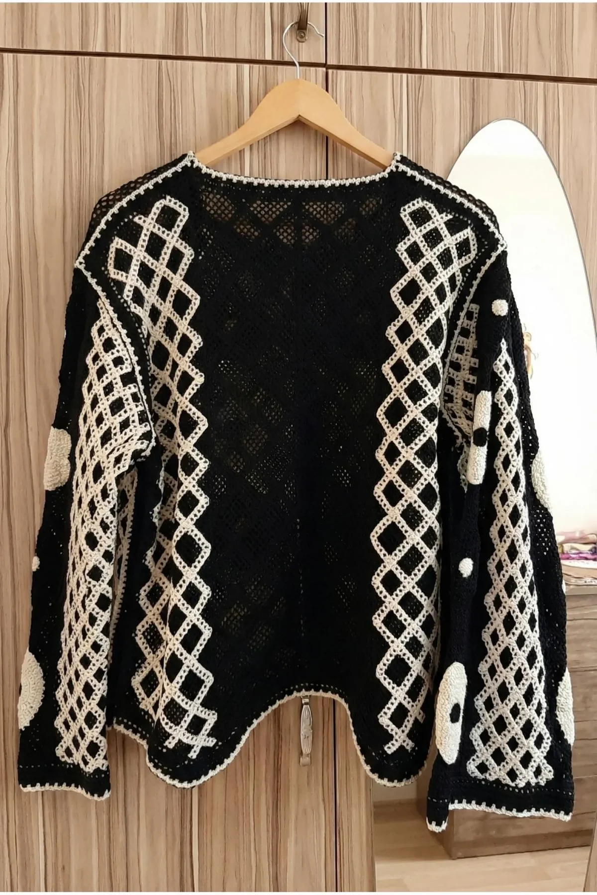 Kadın Siyah Çiçek Nakışlı Bisiklet Yaka Düğmeli Örgü Triko Hırka