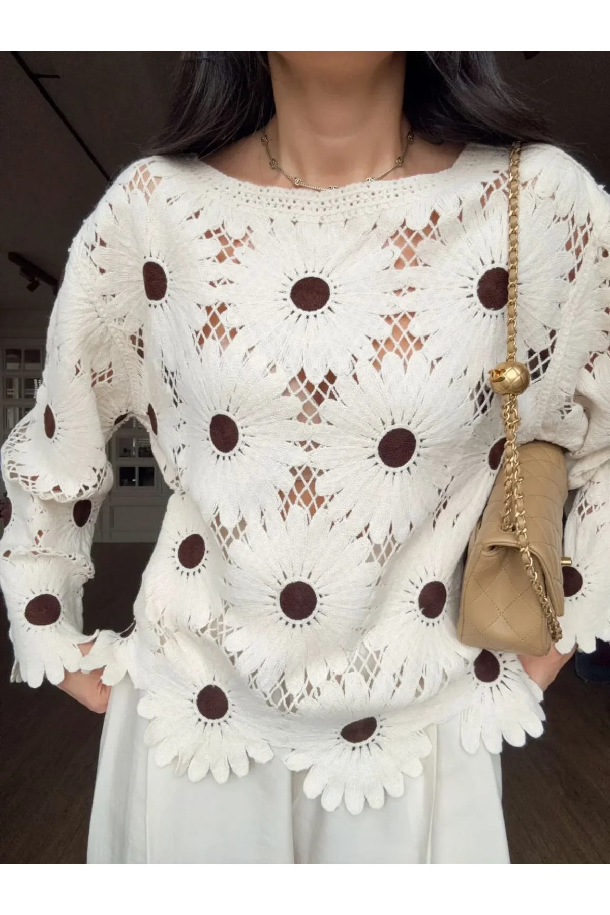 Kadın Ekru Papatya Nakışlı Lazer Kesim Ajurlu Uzun Kollu Bohem Bluz