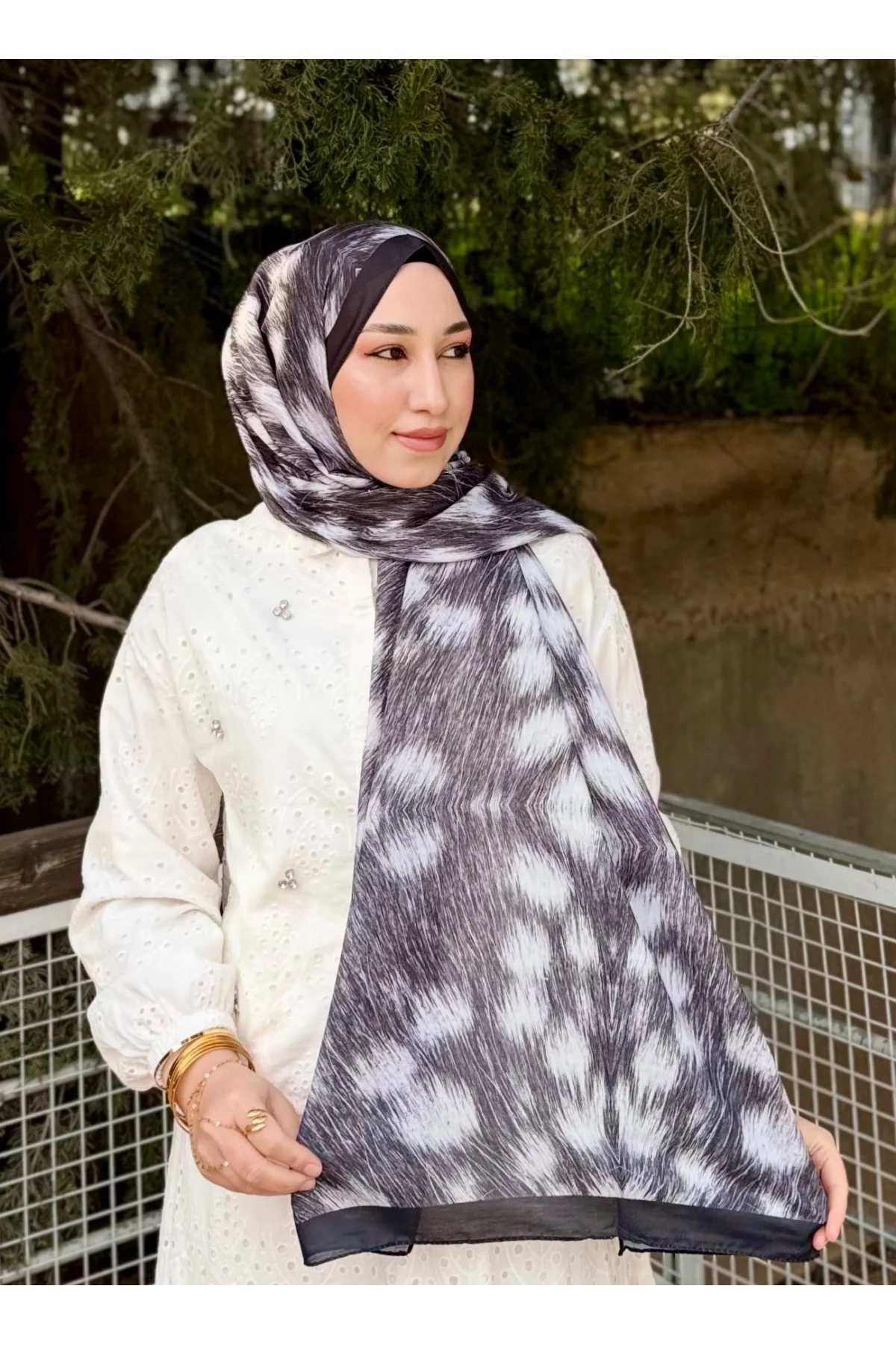 Kadın Kahverengi Ceylan Desenli Pamuklu Soft Dokulu Mevsimlik Tesettür Şal