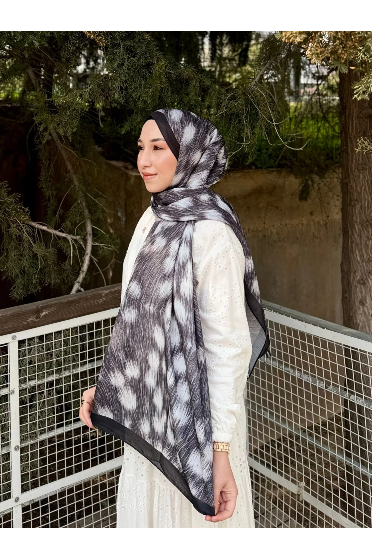 Kadın Kahverengi Ceylan Desenli Pamuklu Soft Dokulu Mevsimlik Tesettür Şal