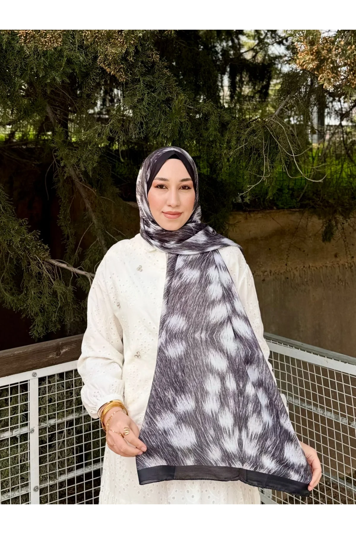 Kadın Kahverengi Ceylan Desenli Pamuklu Soft Dokulu Mevsimlik Tesettür Şal