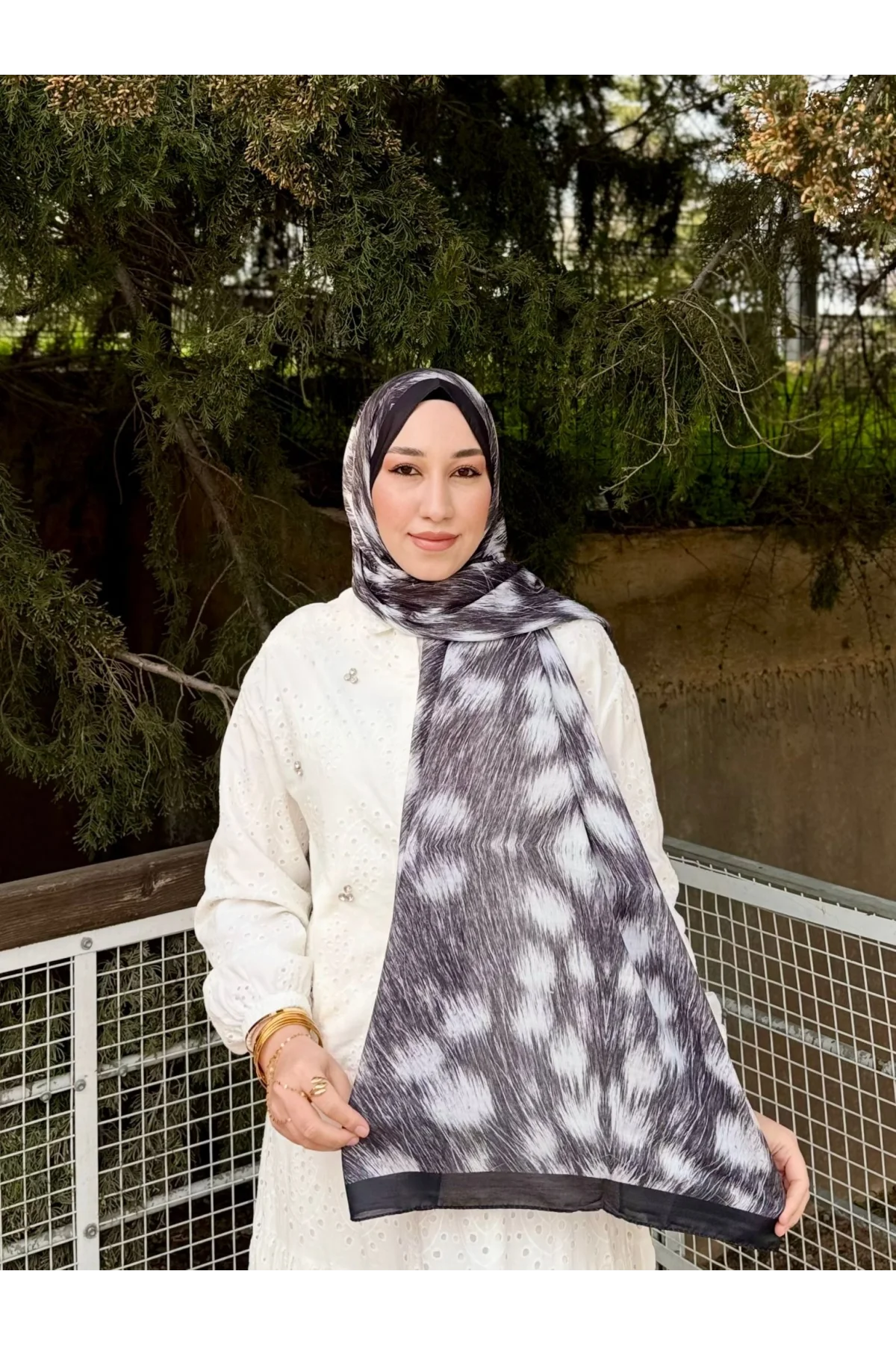 Kadın Kahverengi Ceylan Desenli Pamuklu Soft Dokulu Mevsimlik Tesettür Şal