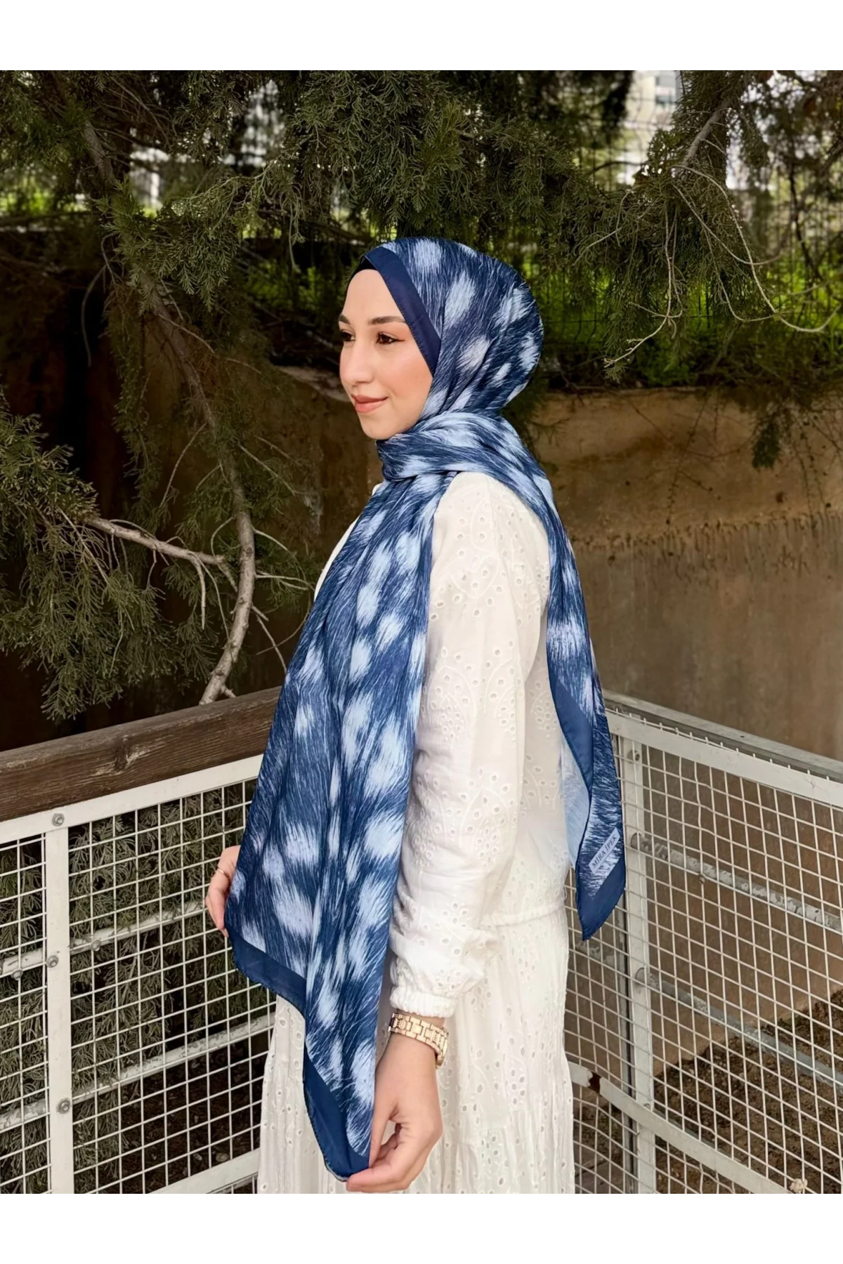 Kadın Lacivert Ekru Fırça Darbesi Desenli Yumuşak Dokulu Pamuklu Soft Şal